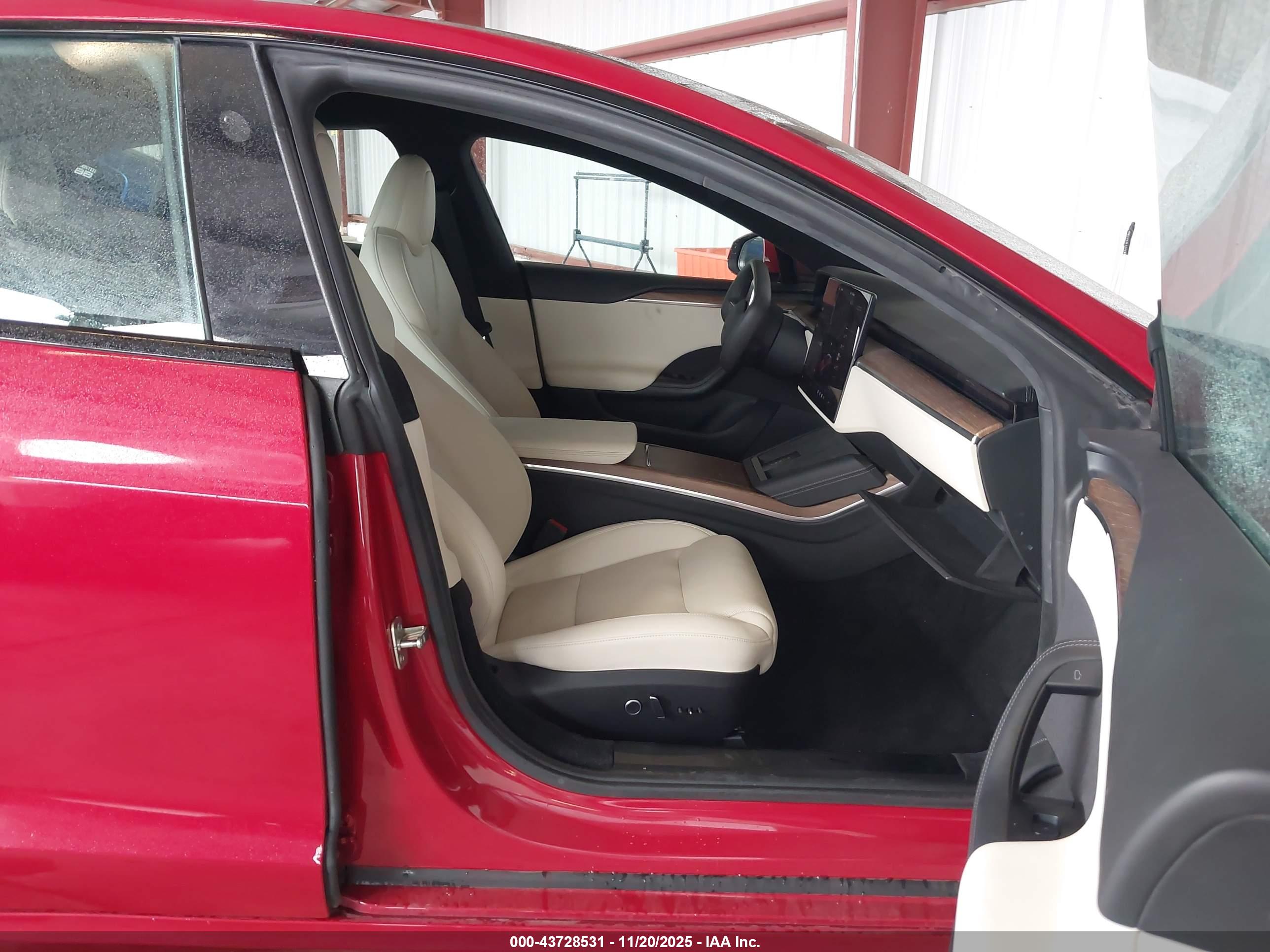 TESLA MODEL image 5