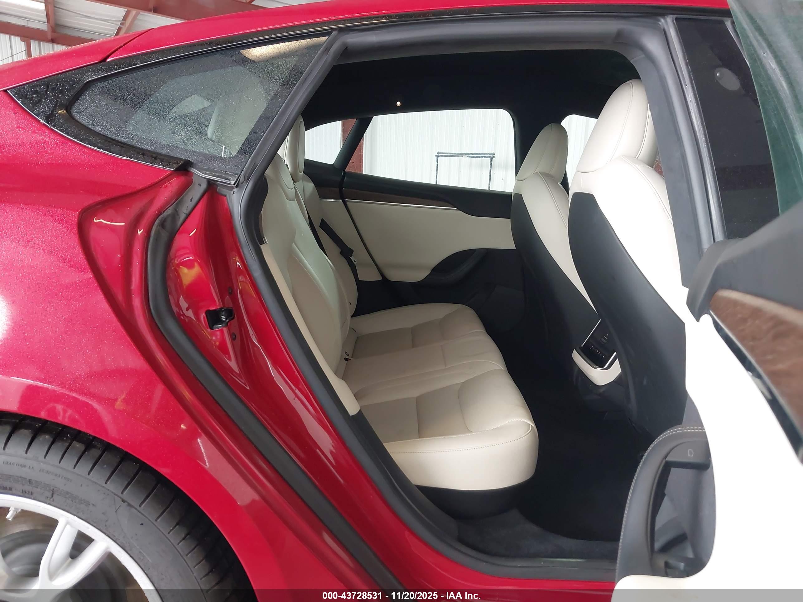 TESLA MODEL image 8
