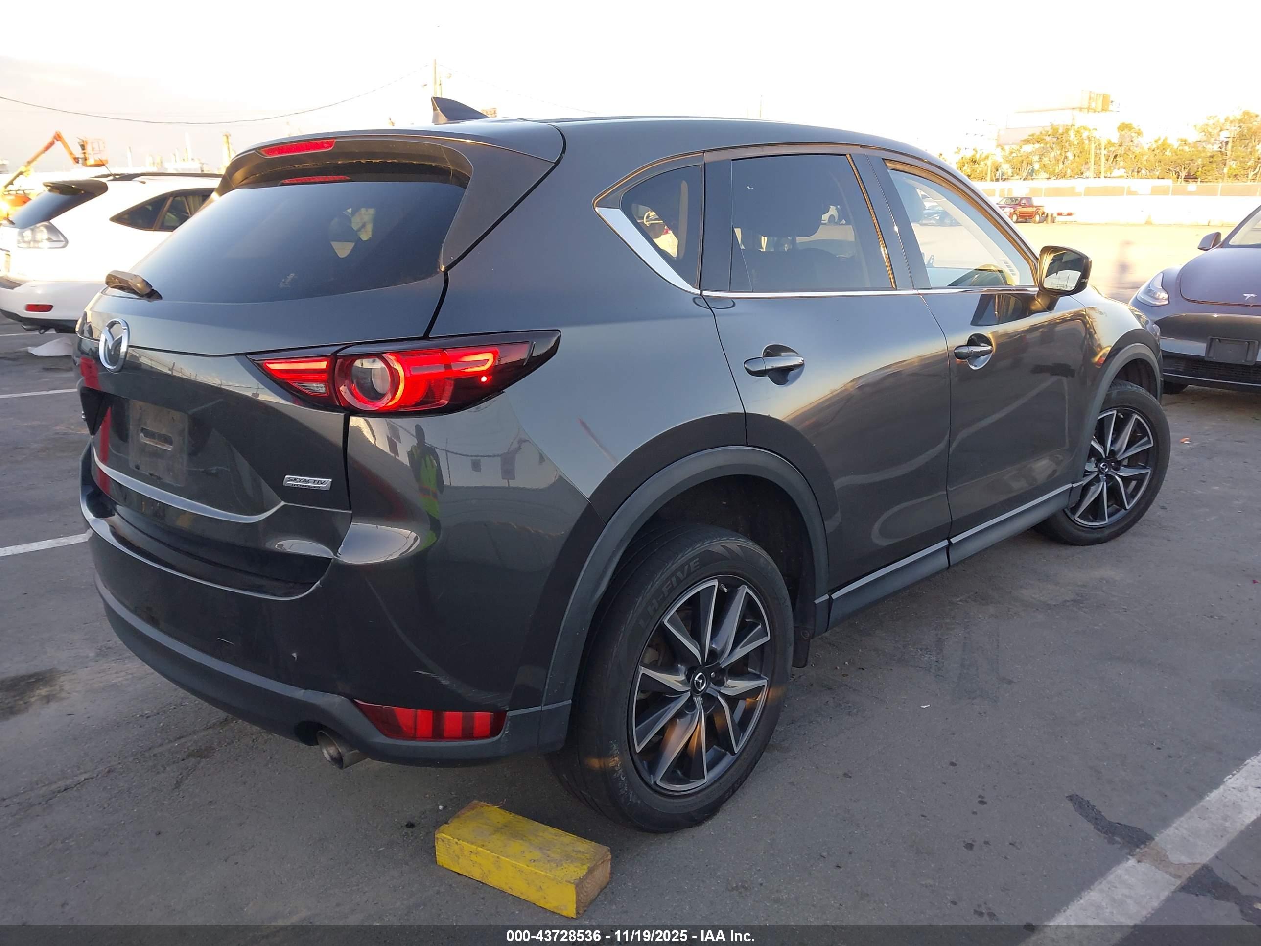 MAZDA CX-5 image 4