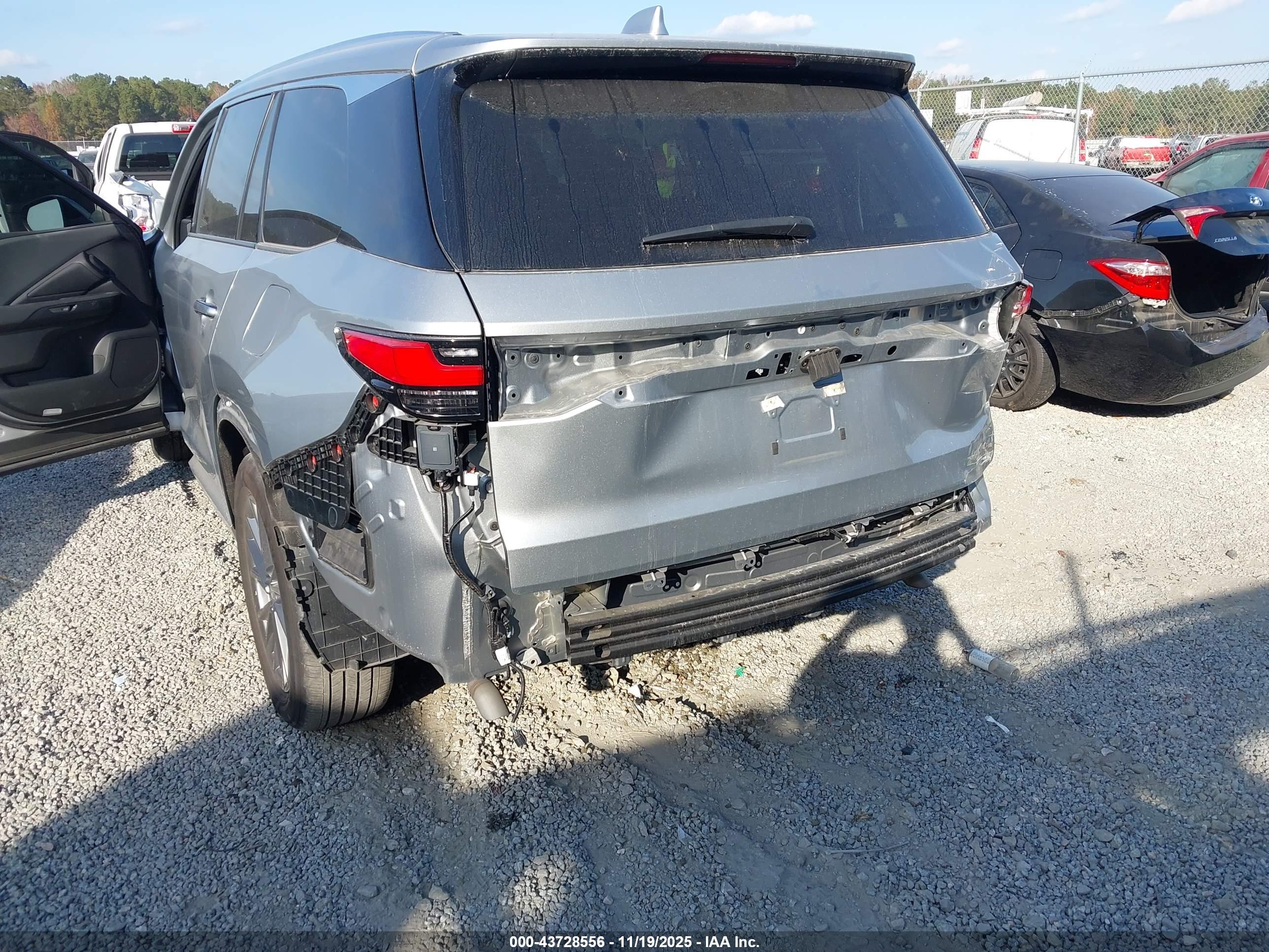 LEXUS TX image 6