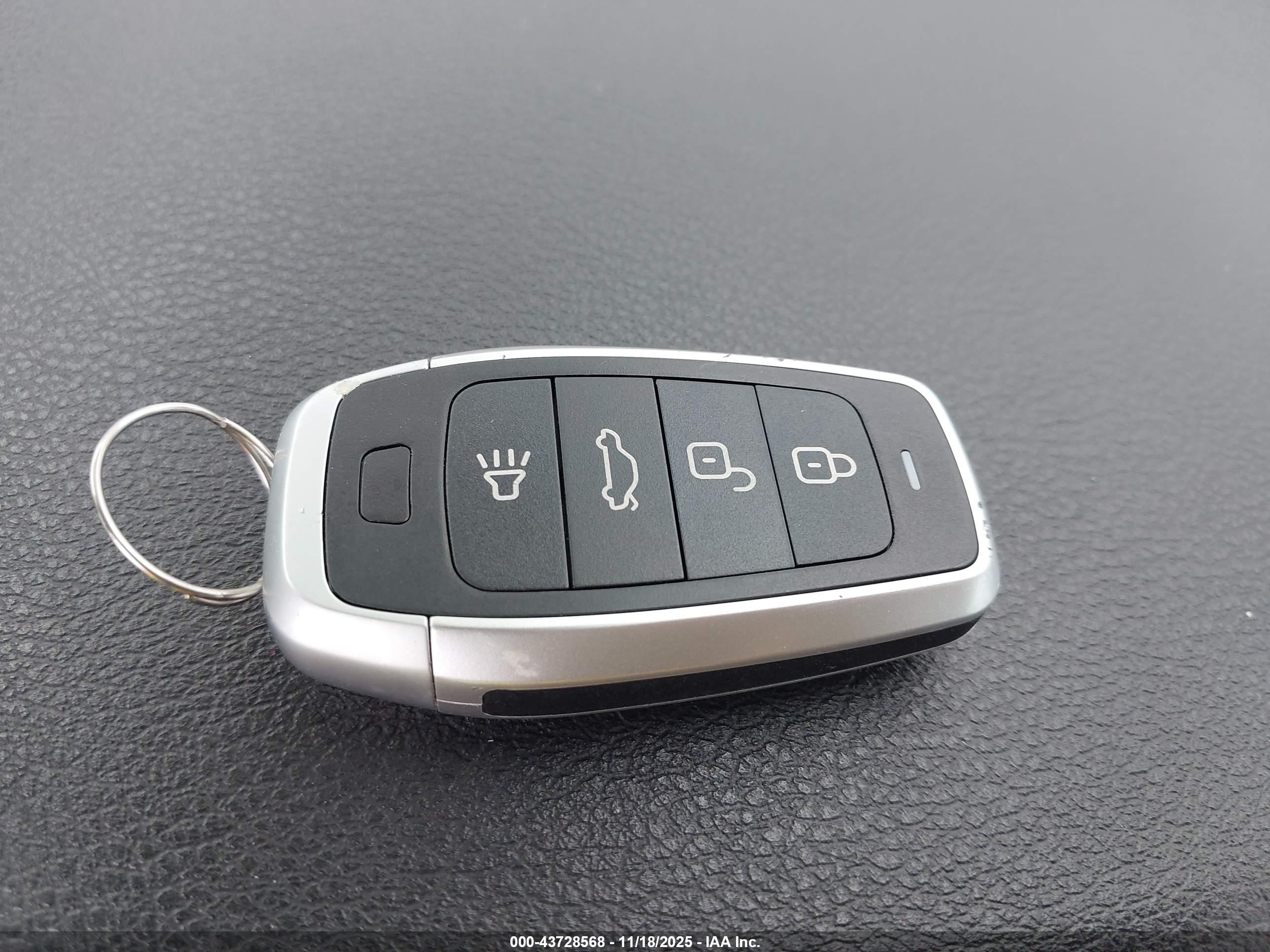 JEEP RENEGADE image 11
