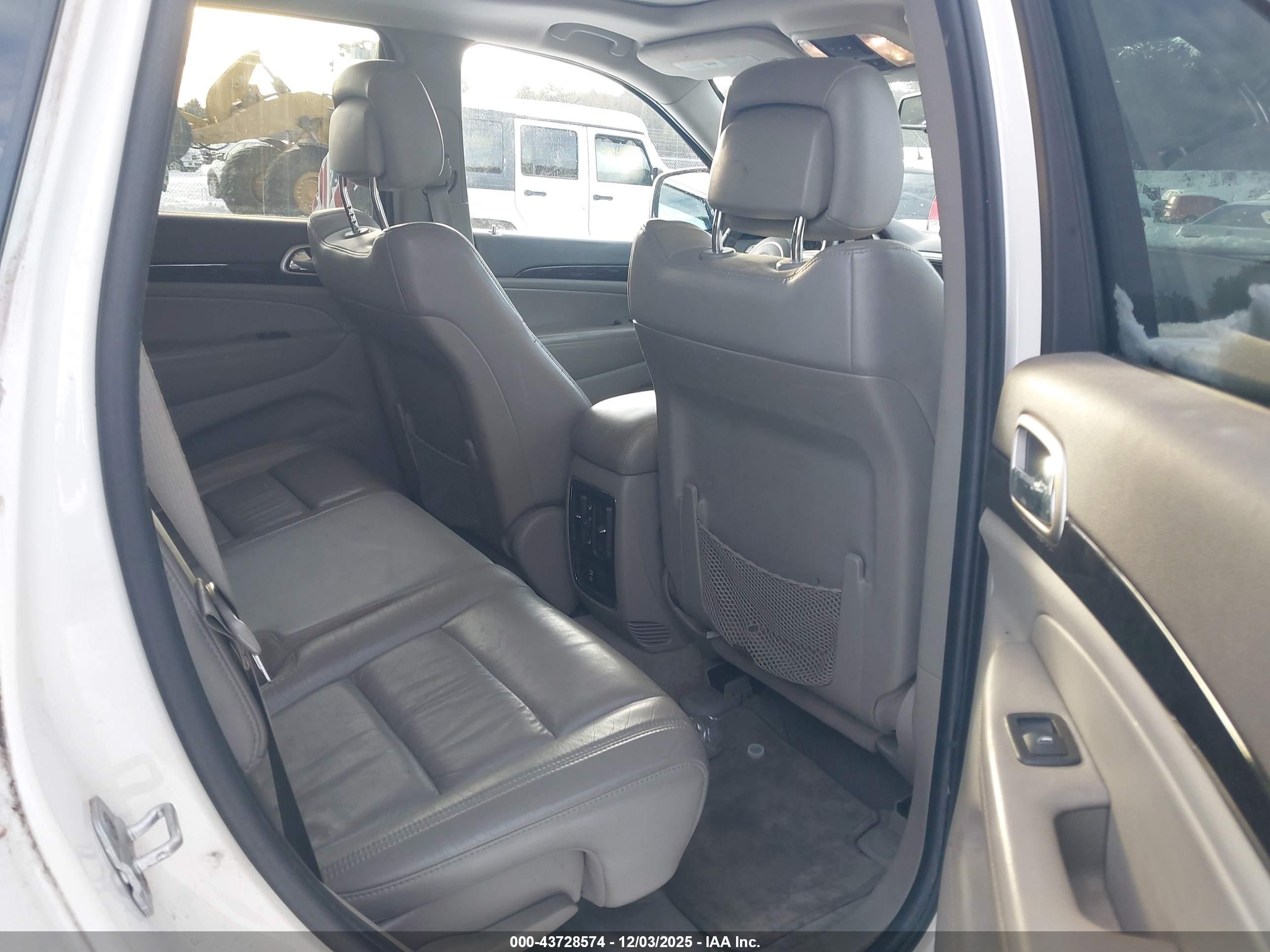 JEEP GRAND image 8