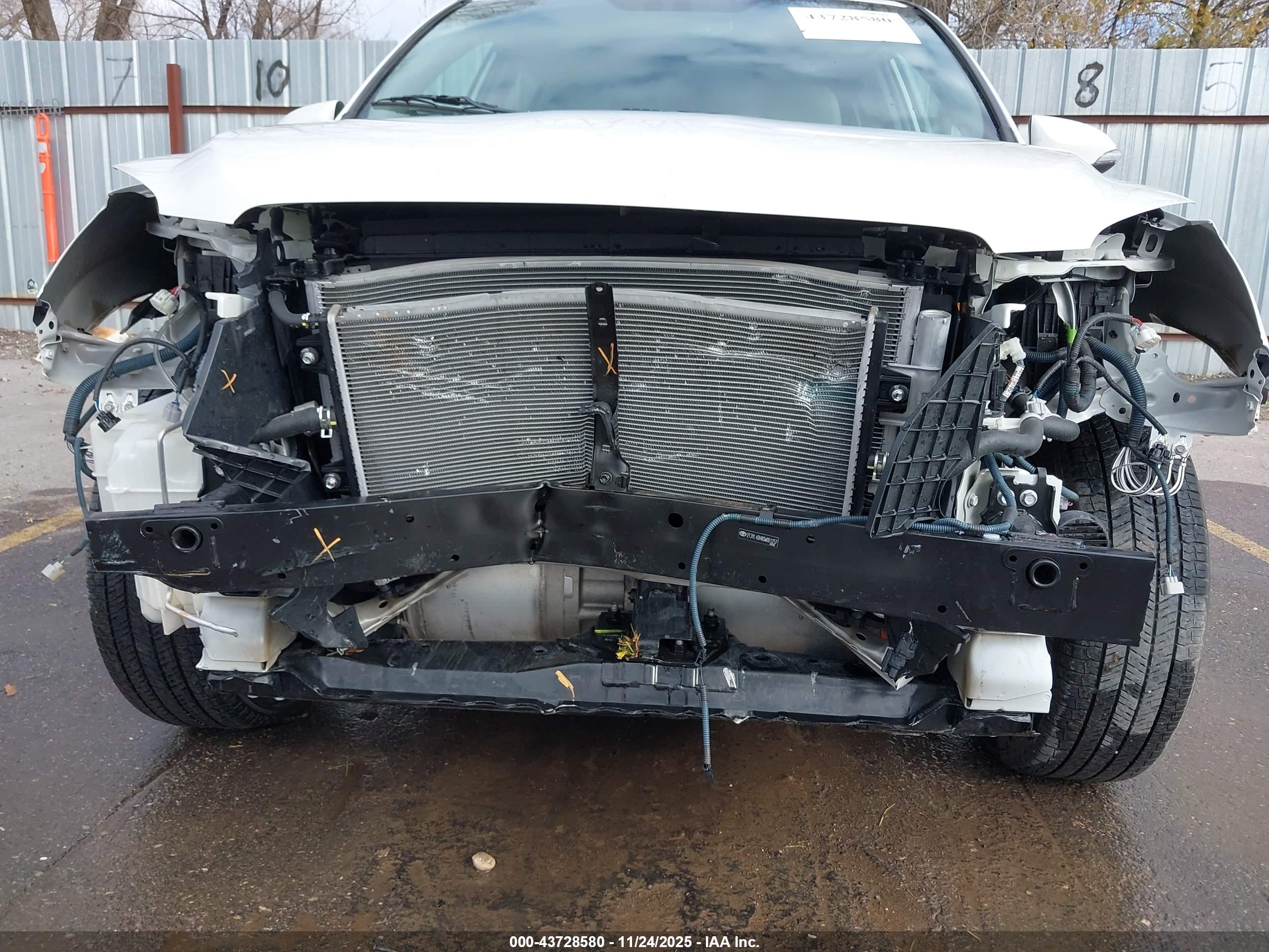 TOYOTA RAV4 image 6