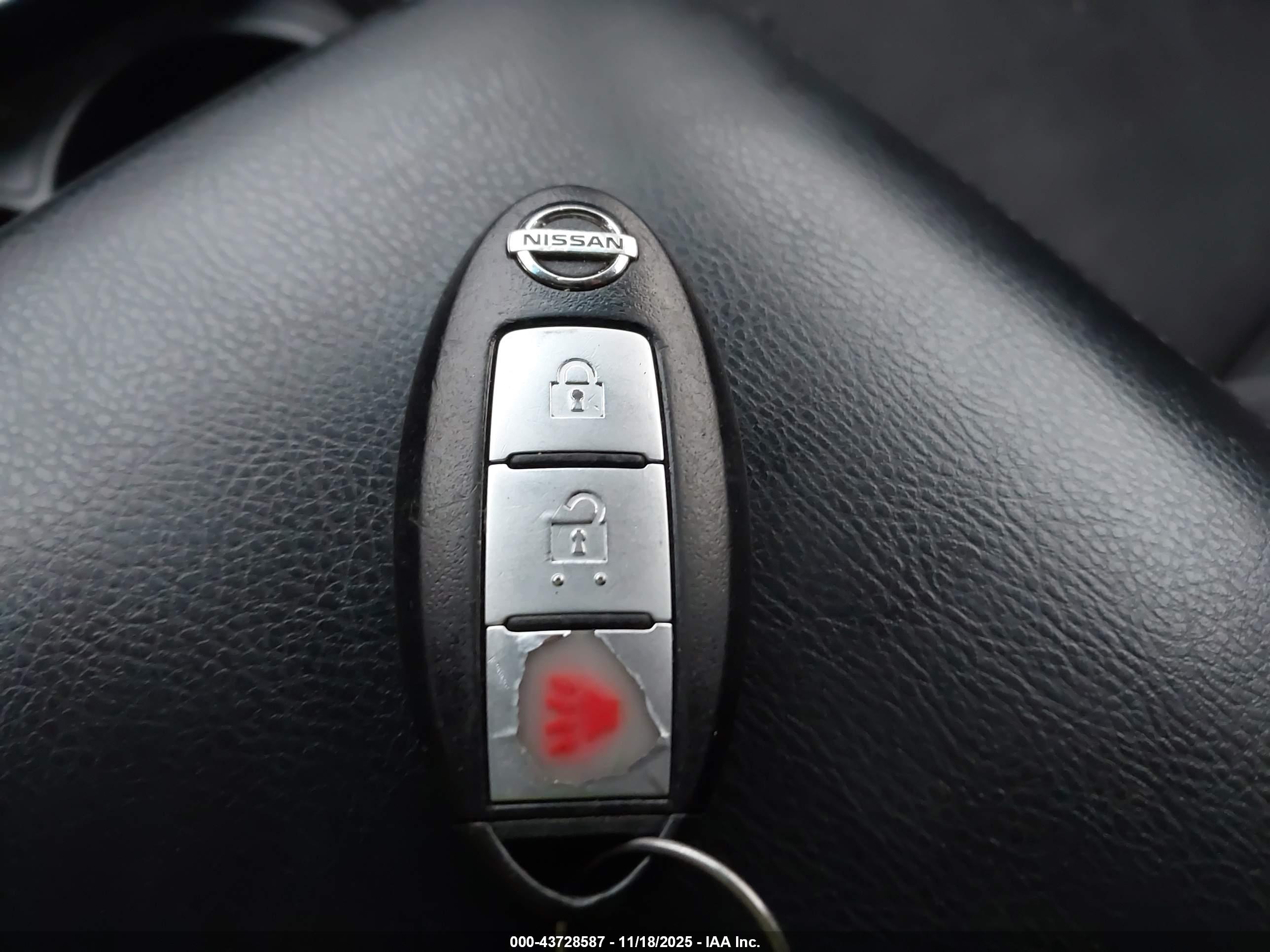 NISSAN MURANO image 11