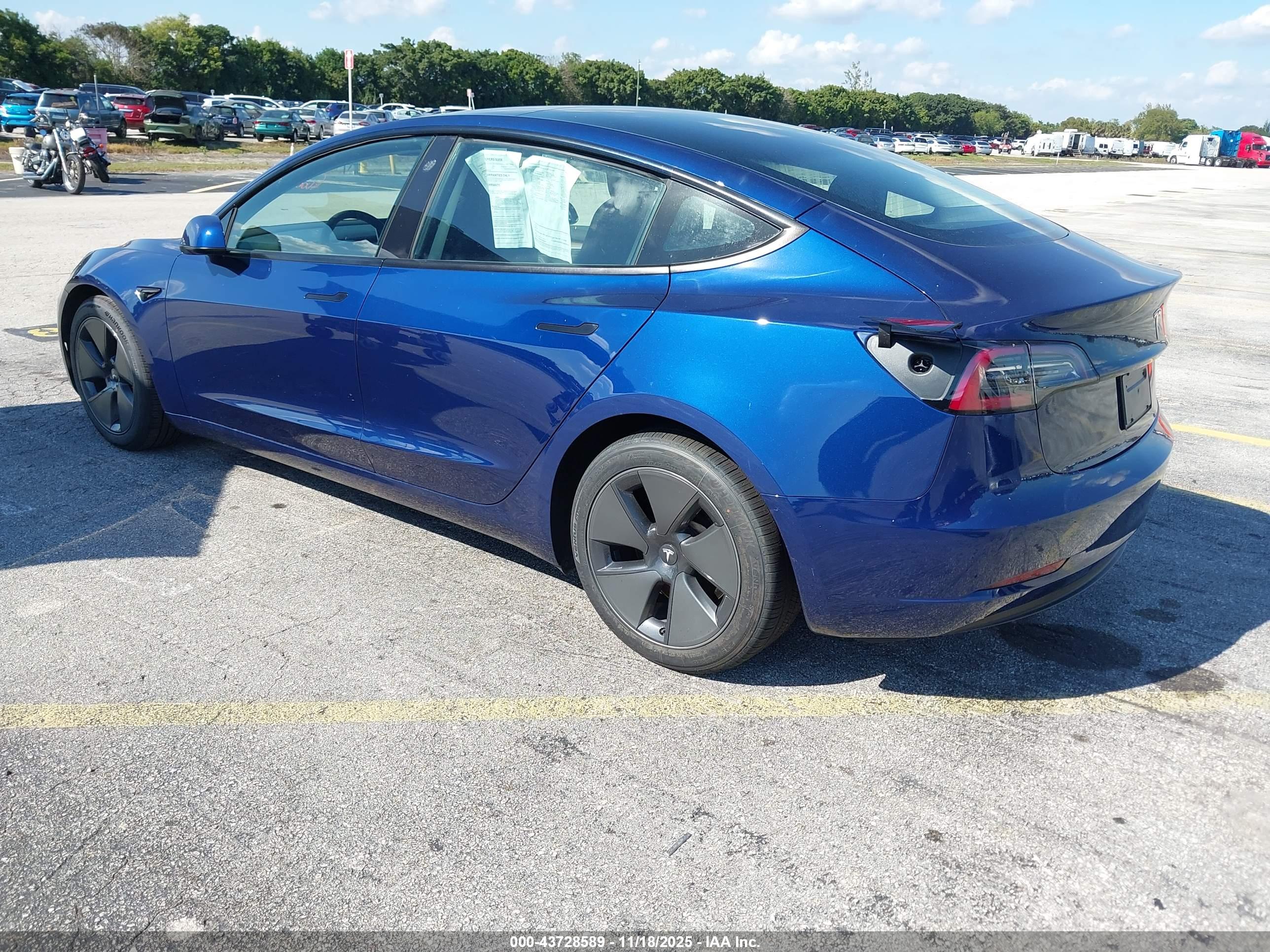 TESLA MODEL image 3