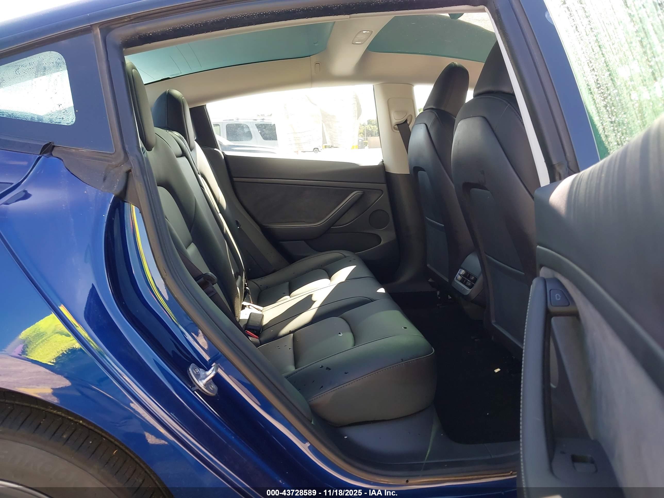 TESLA MODEL image 8