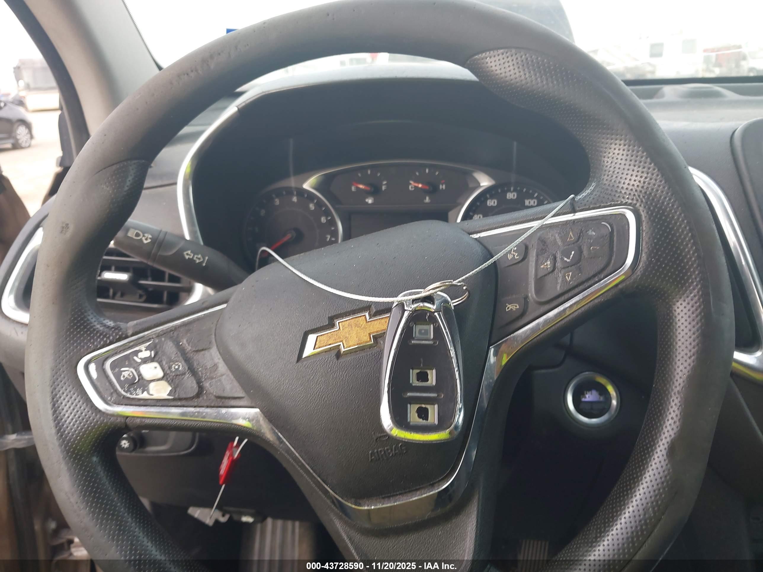 CHEVROLET EQUINOX image 11