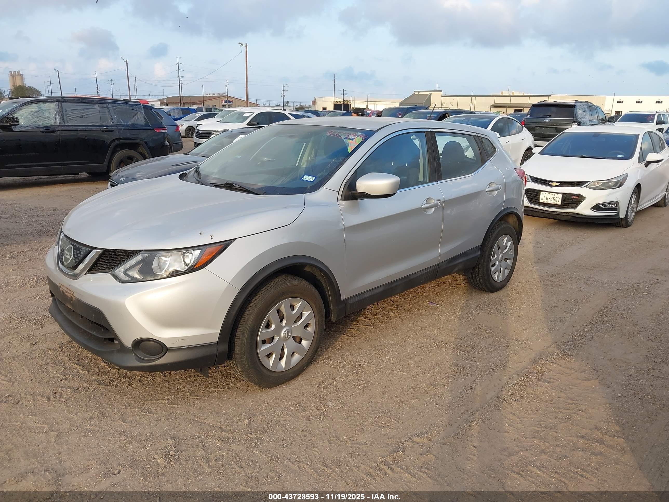 NISSAN ROGUE image 2