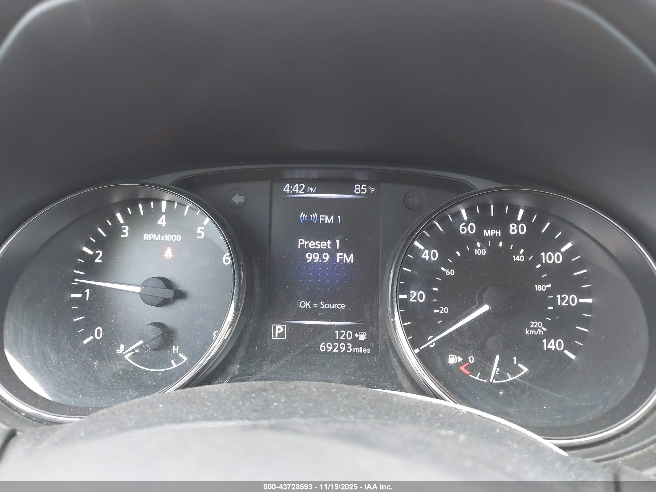 NISSAN ROGUE image 7