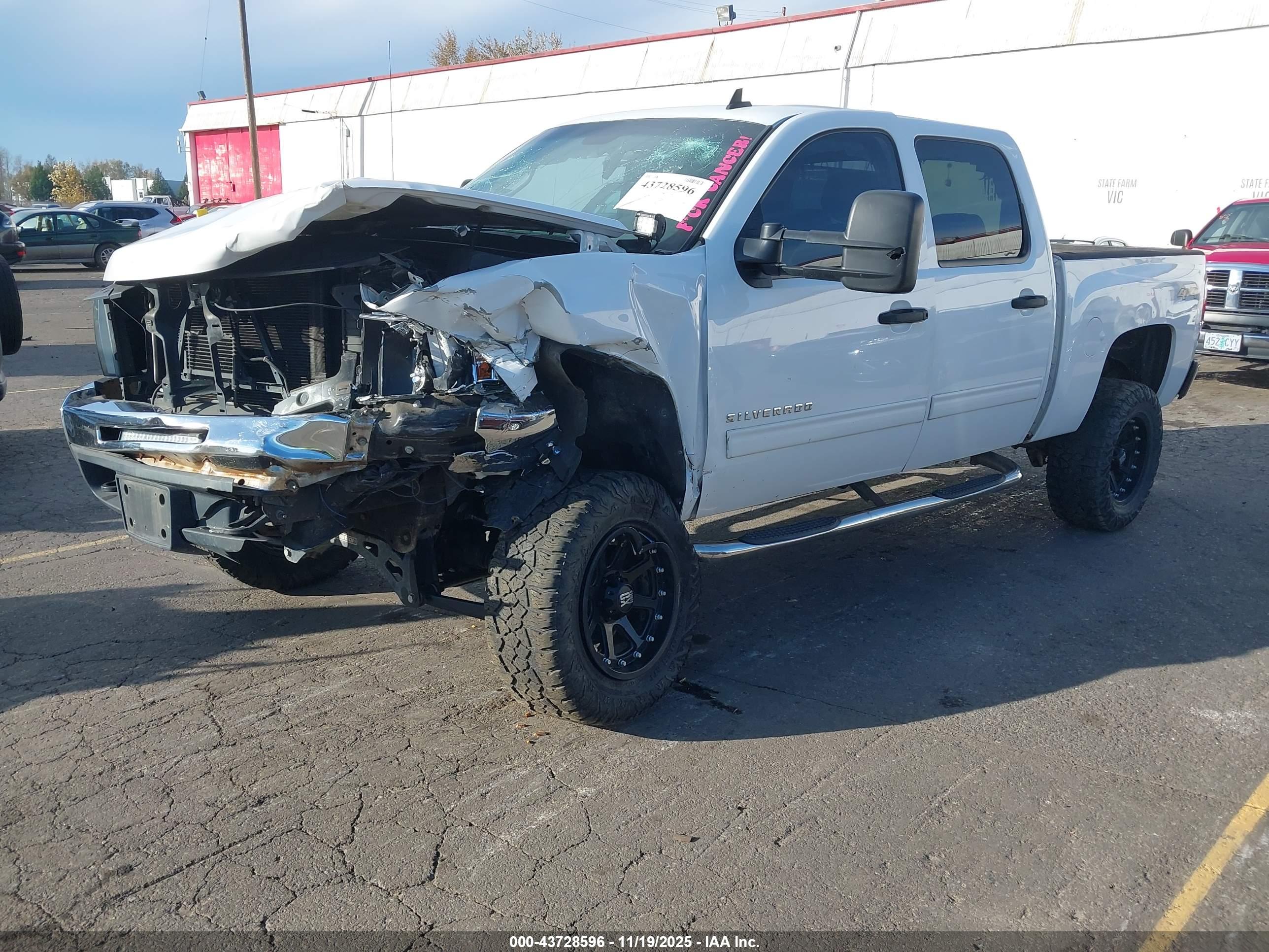 CHEVROLET SILVERADO image 2