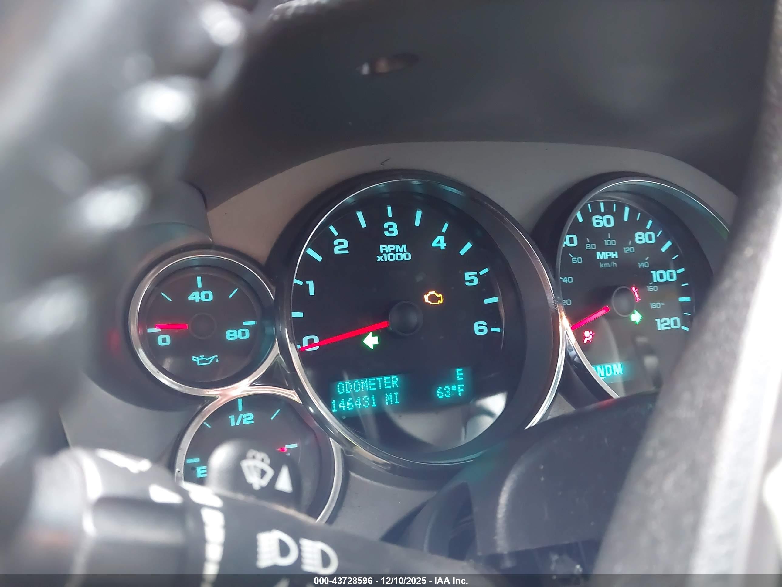 CHEVROLET SILVERADO image 7