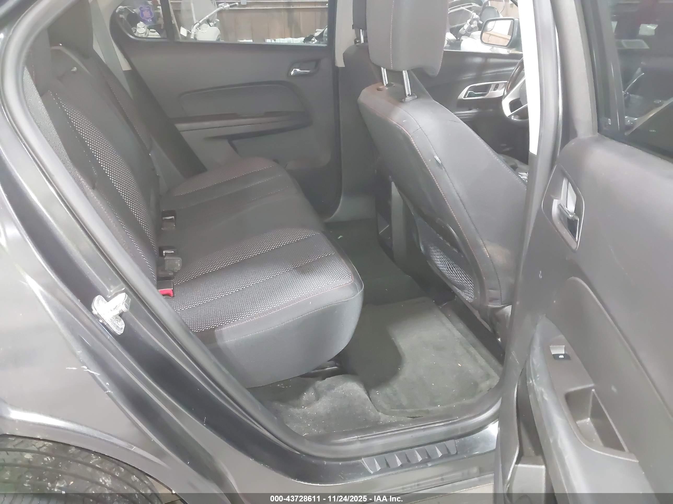 CHEVROLET EQUINOX image 8