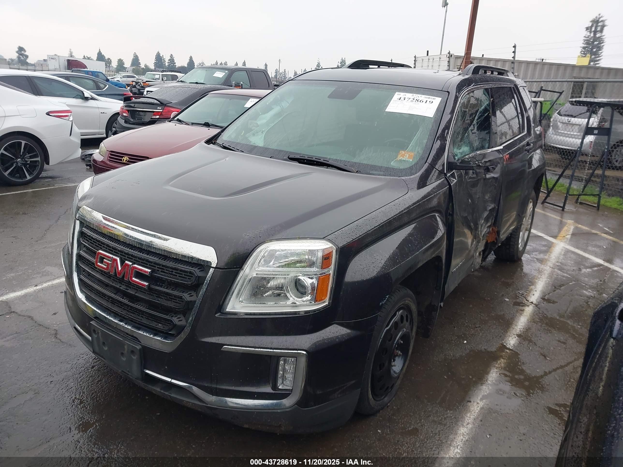 GMC TERRAIN image 2