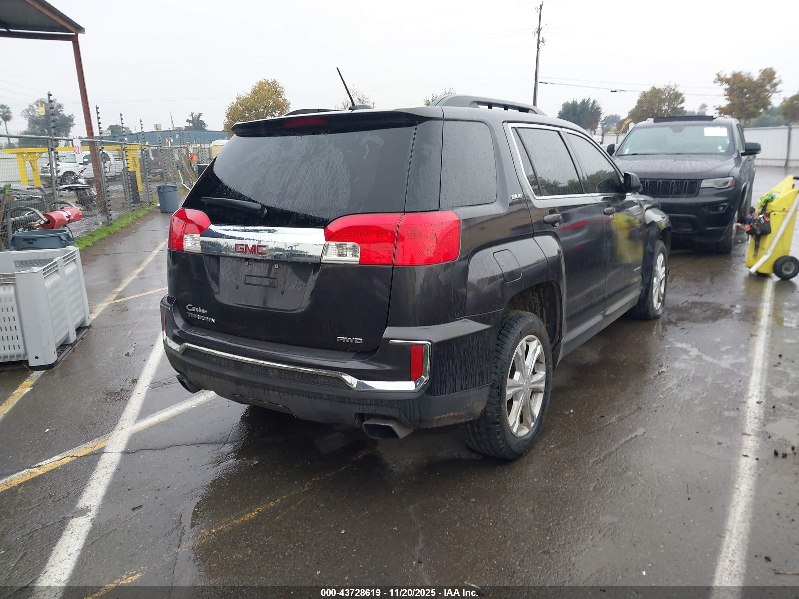 GMC TERRAIN image 4