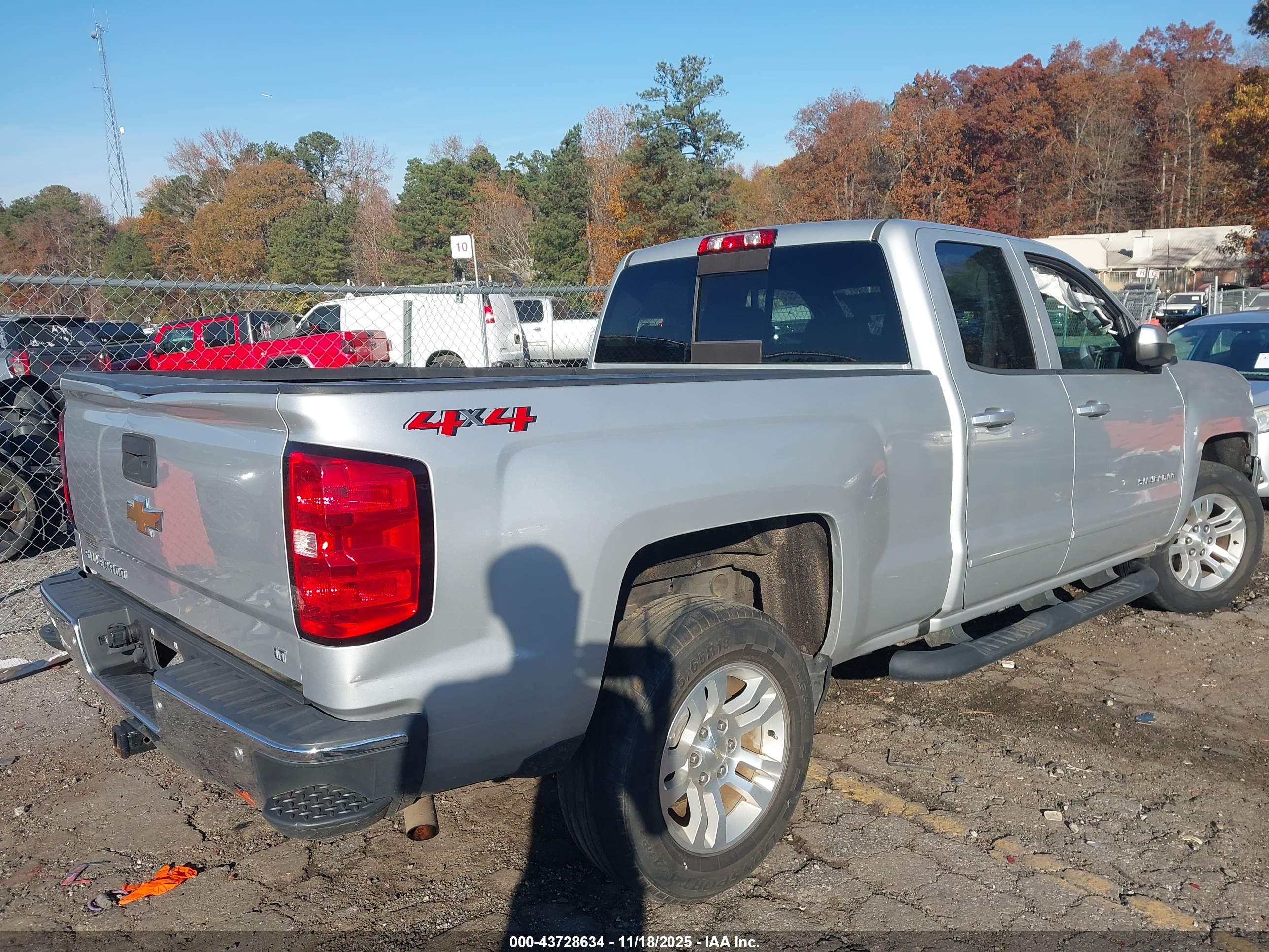 CHEVROLET SILVERADO image 4