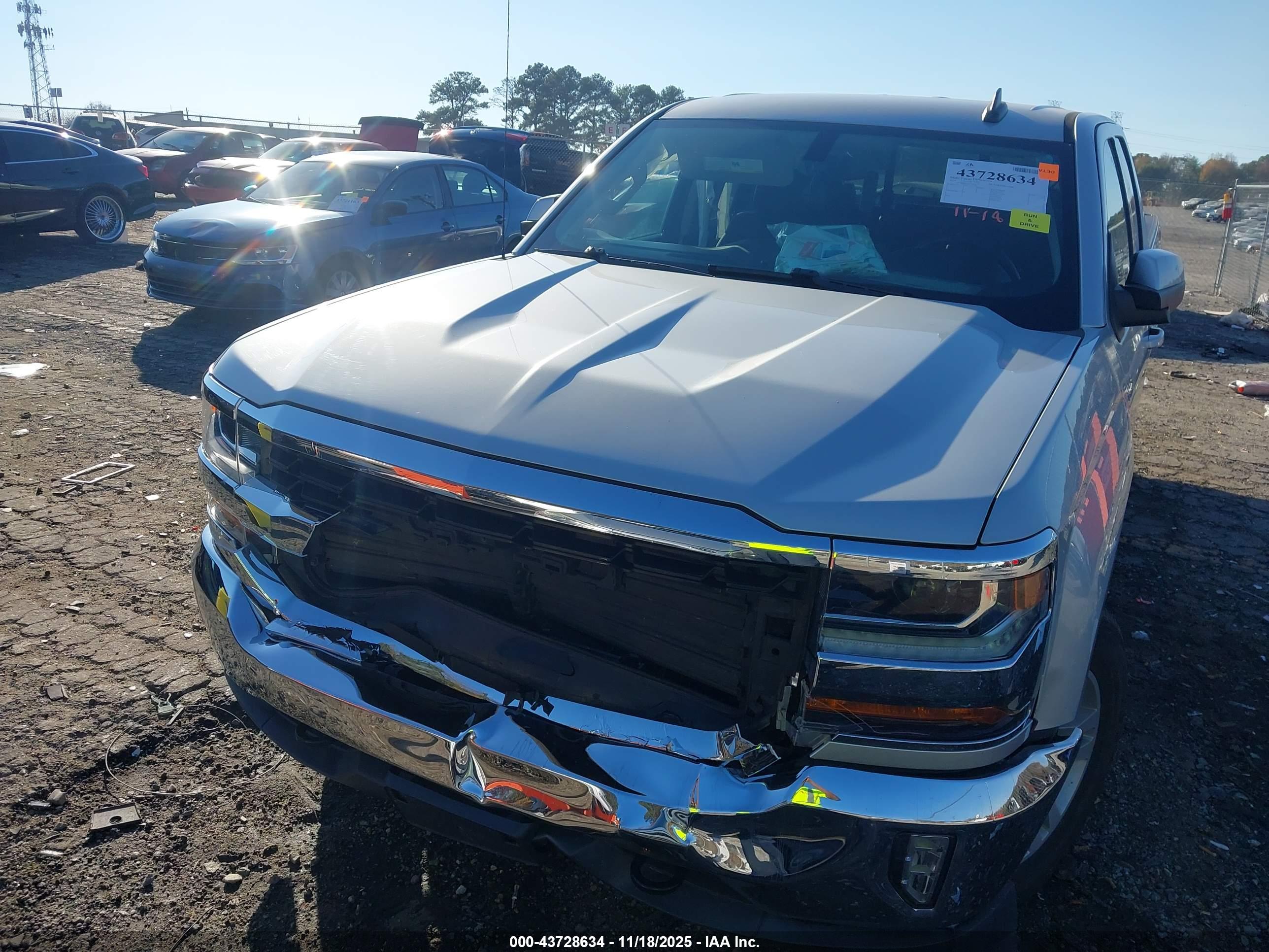 CHEVROLET SILVERADO image 6