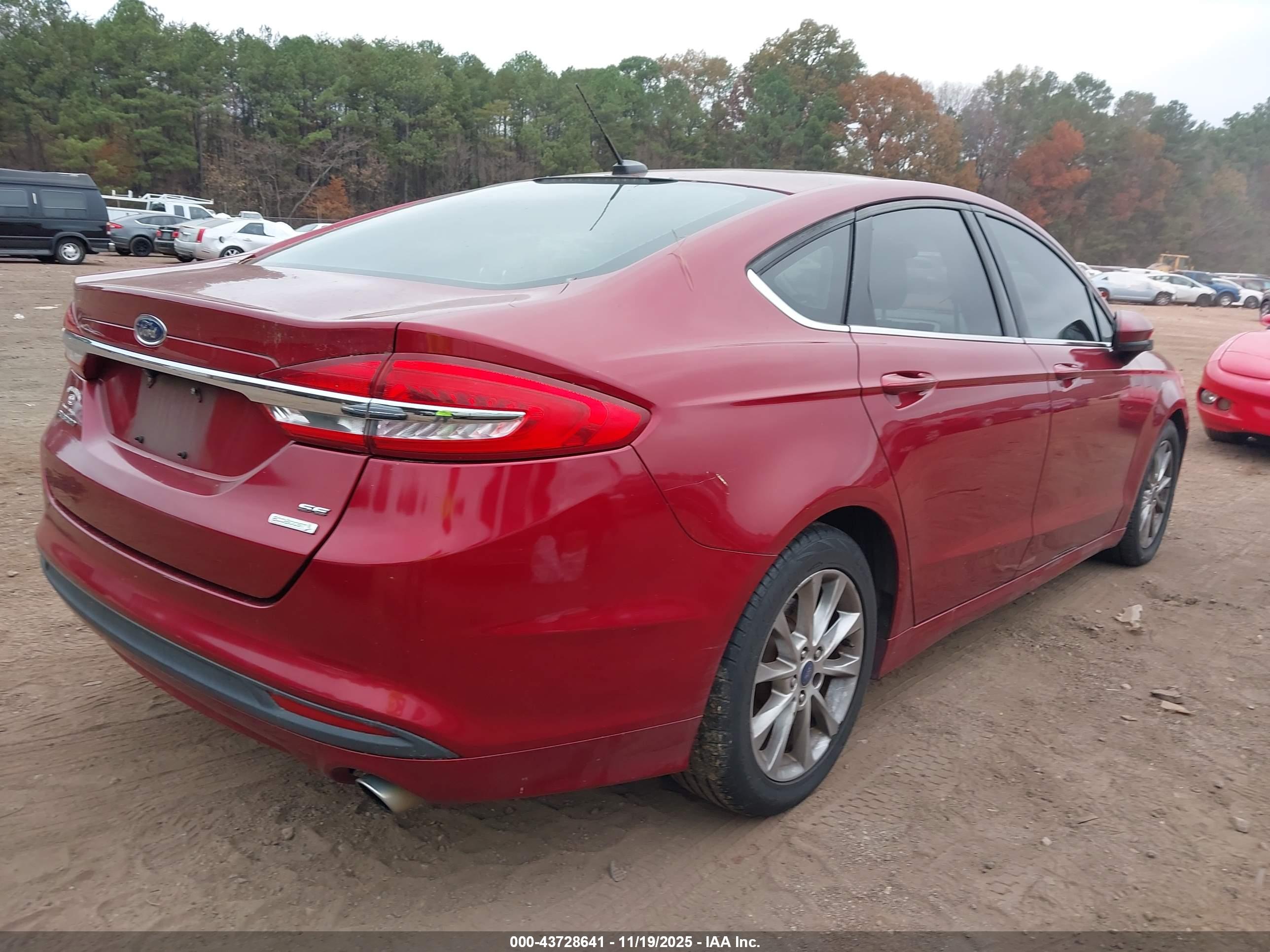 FORD FUSION image 4