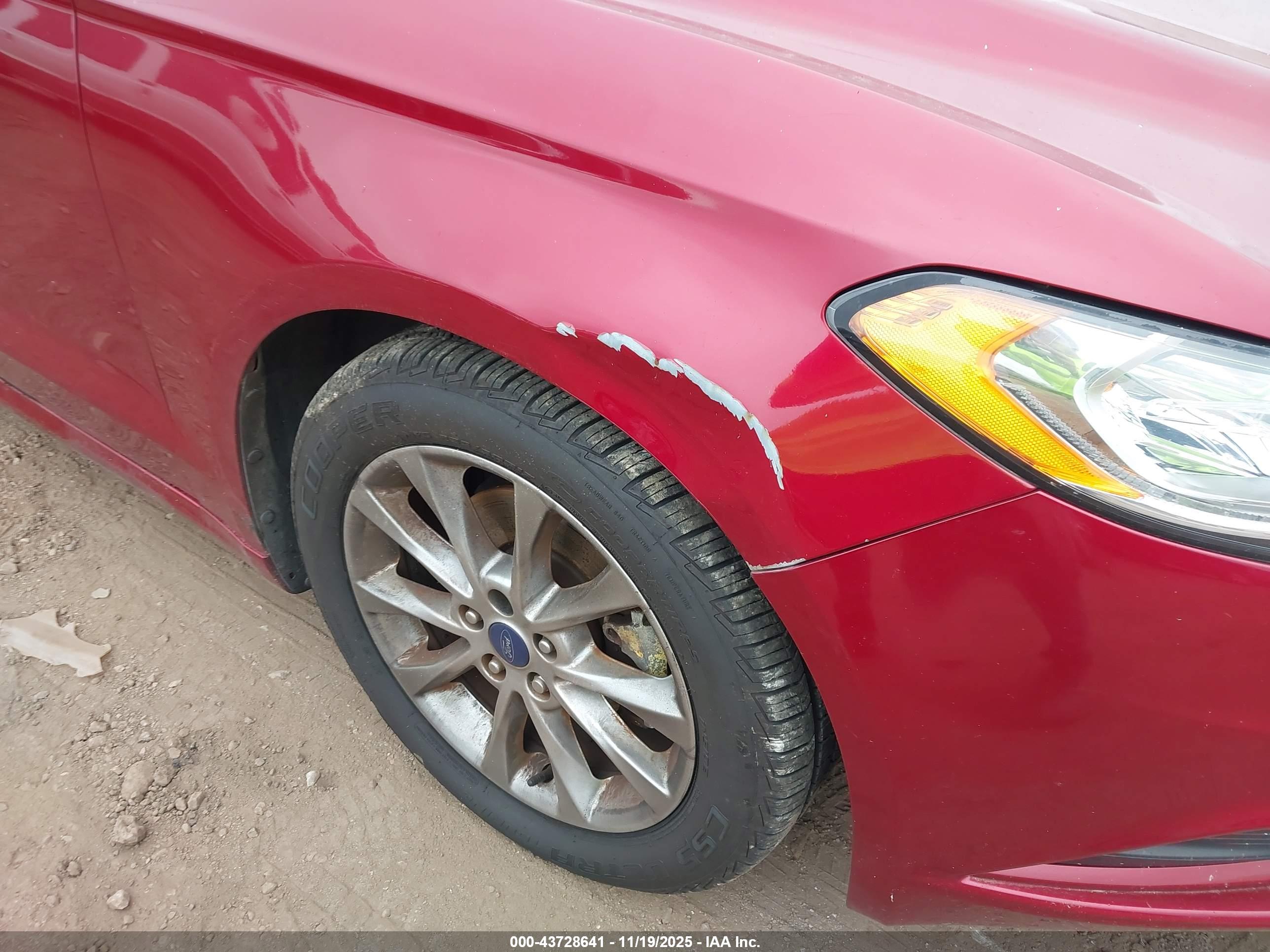 FORD FUSION image 6
