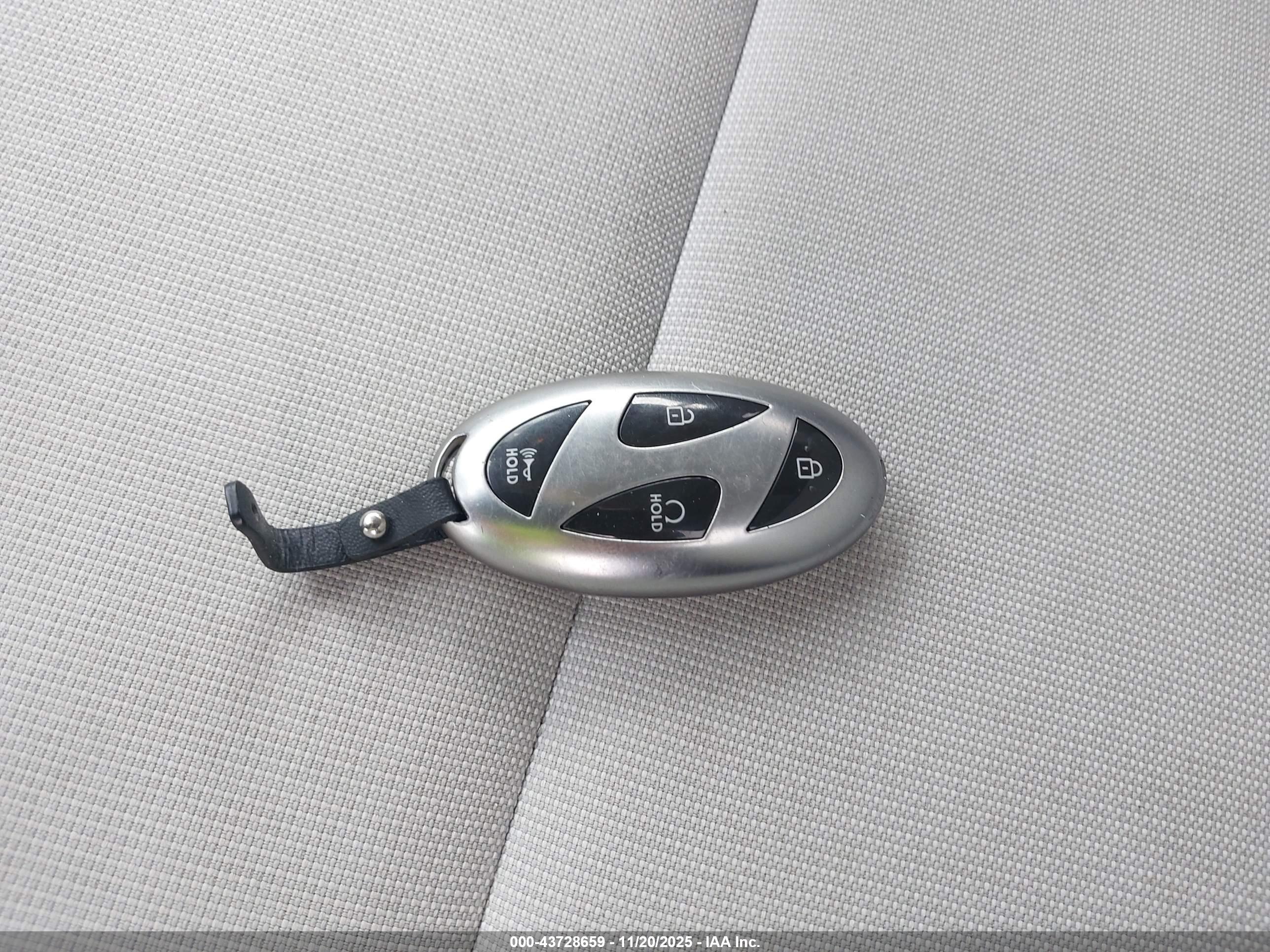 HYUNDAI KONA image 11