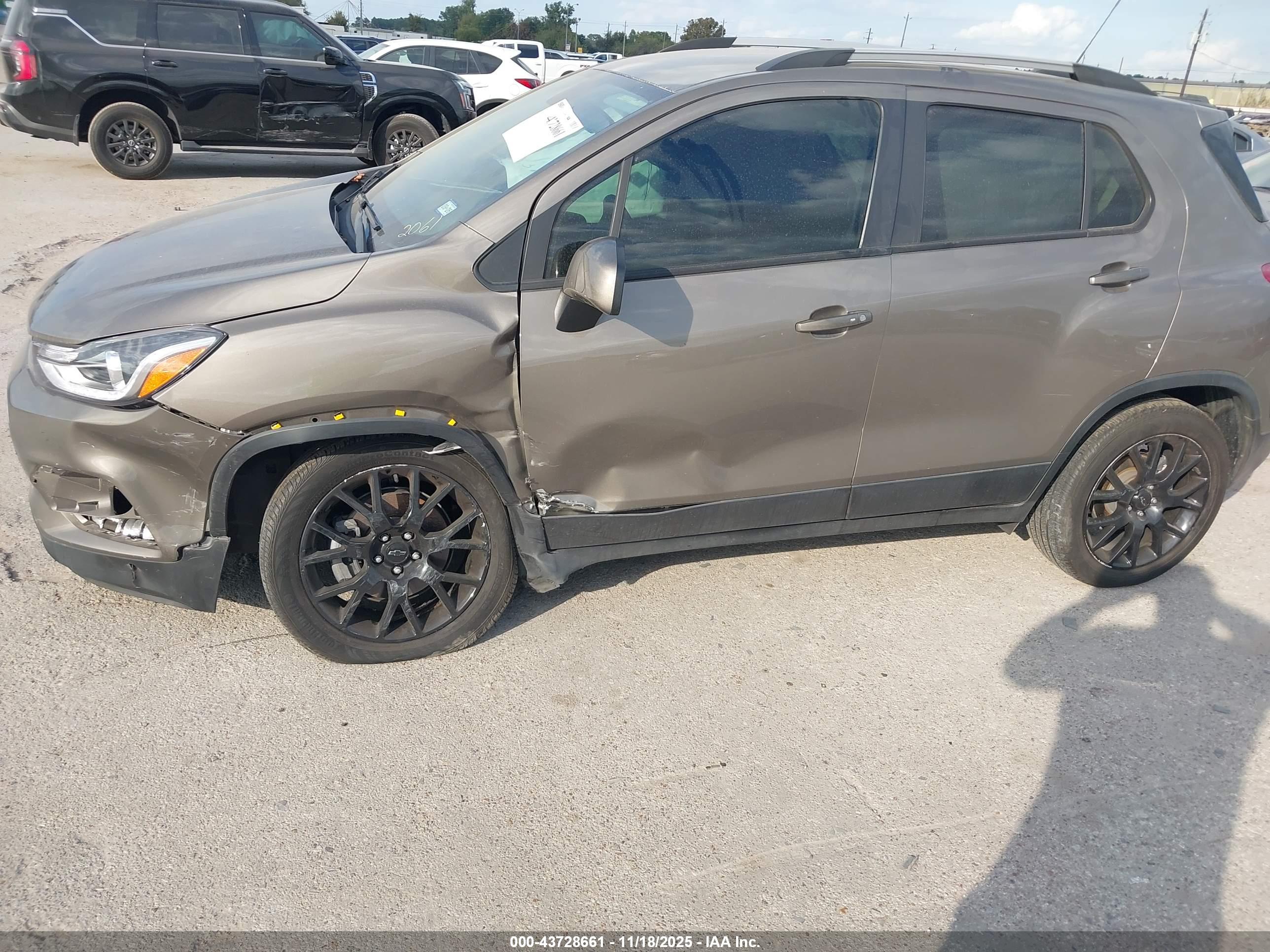 CHEVROLET TRAX image 6