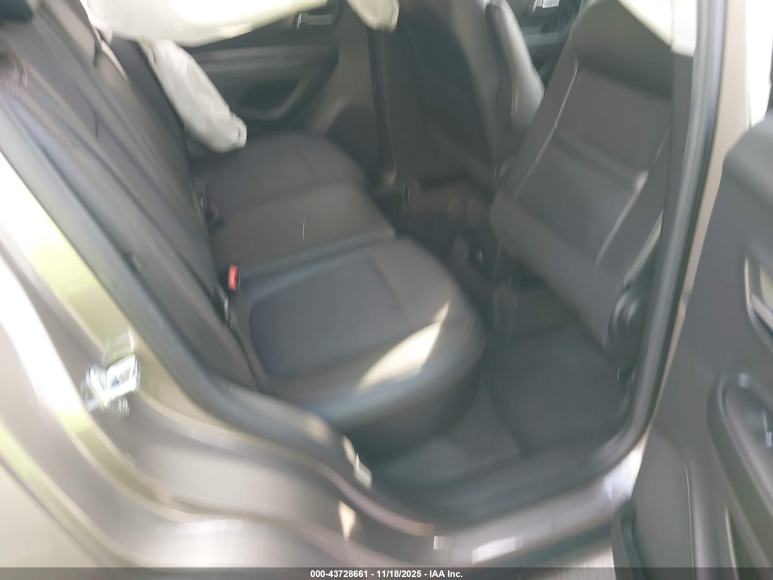 CHEVROLET TRAX image 8