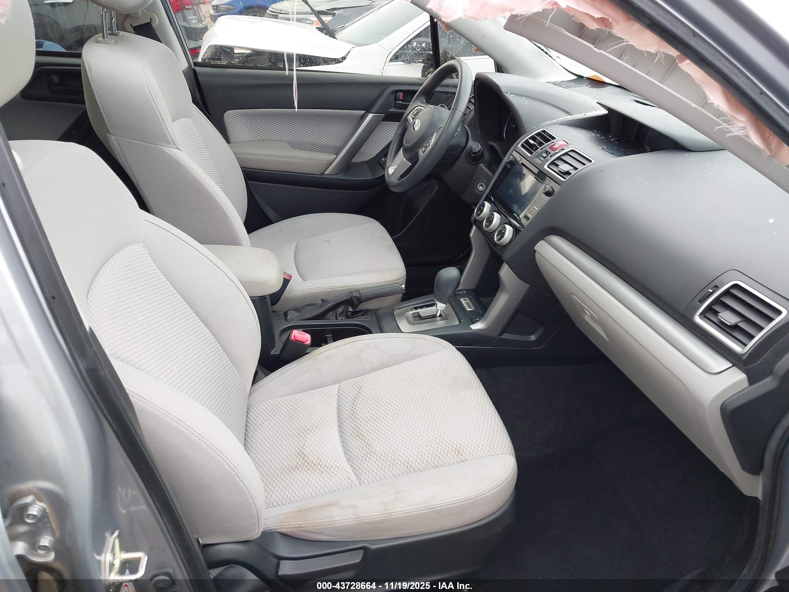 SUBARU FORESTER image 5
