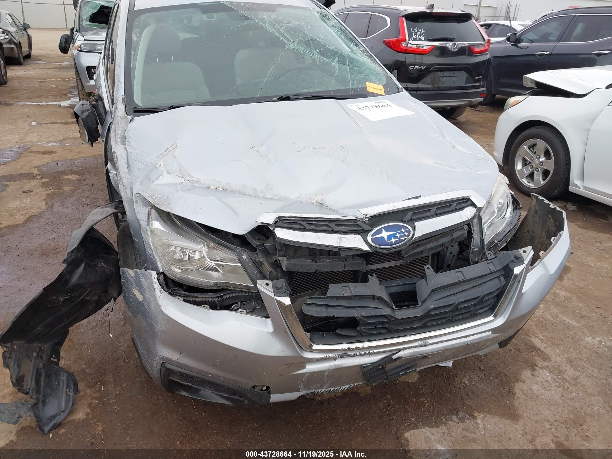 SUBARU FORESTER image 6