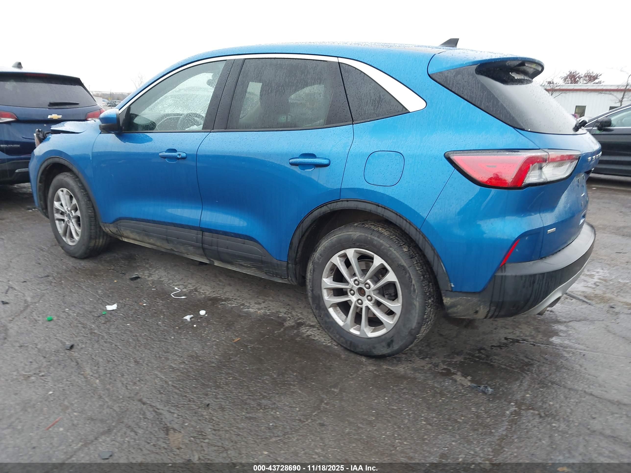 FORD ESCAPE image 3