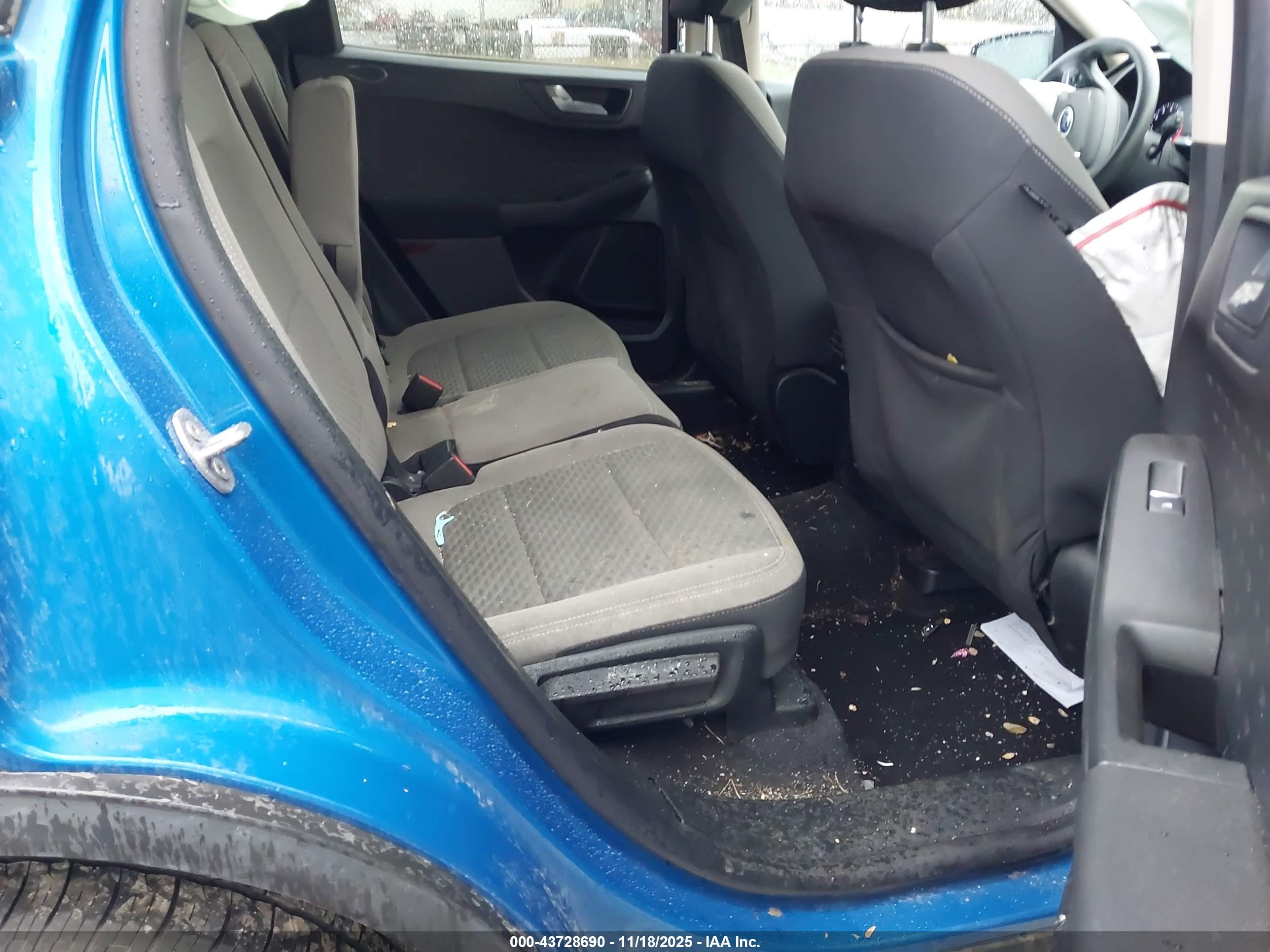 FORD ESCAPE image 8