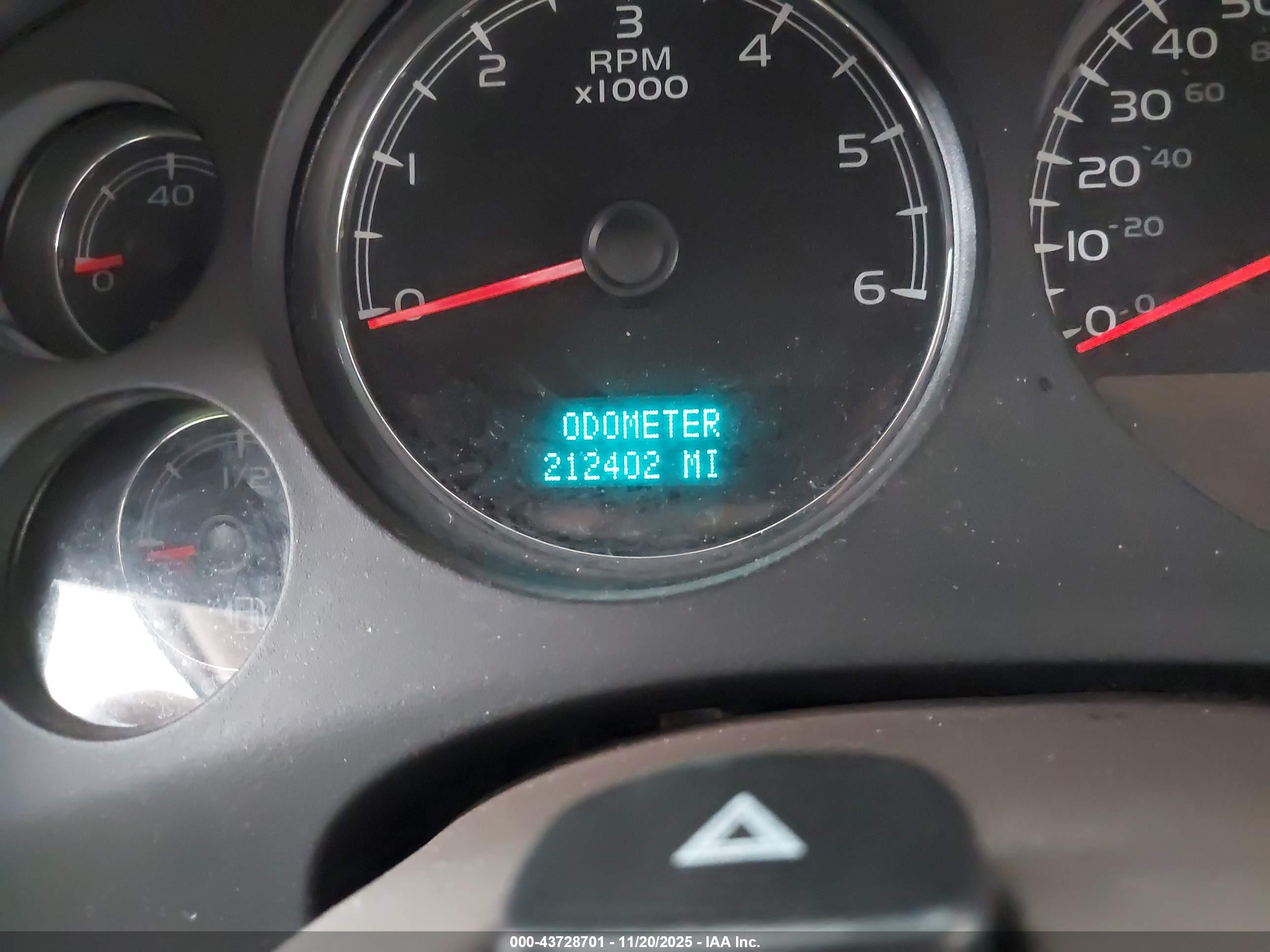 GMC YUKON image 7
