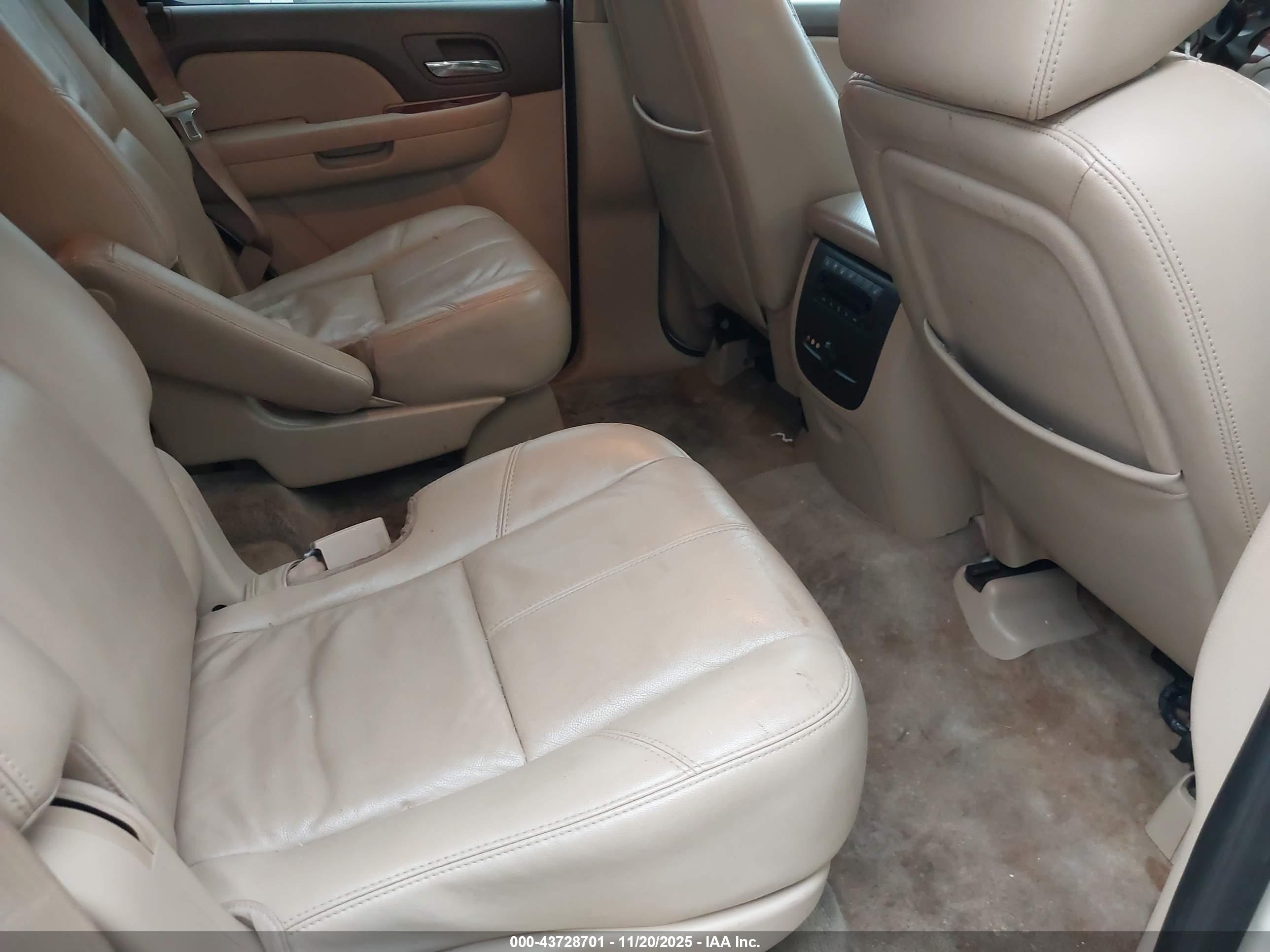 GMC YUKON image 8