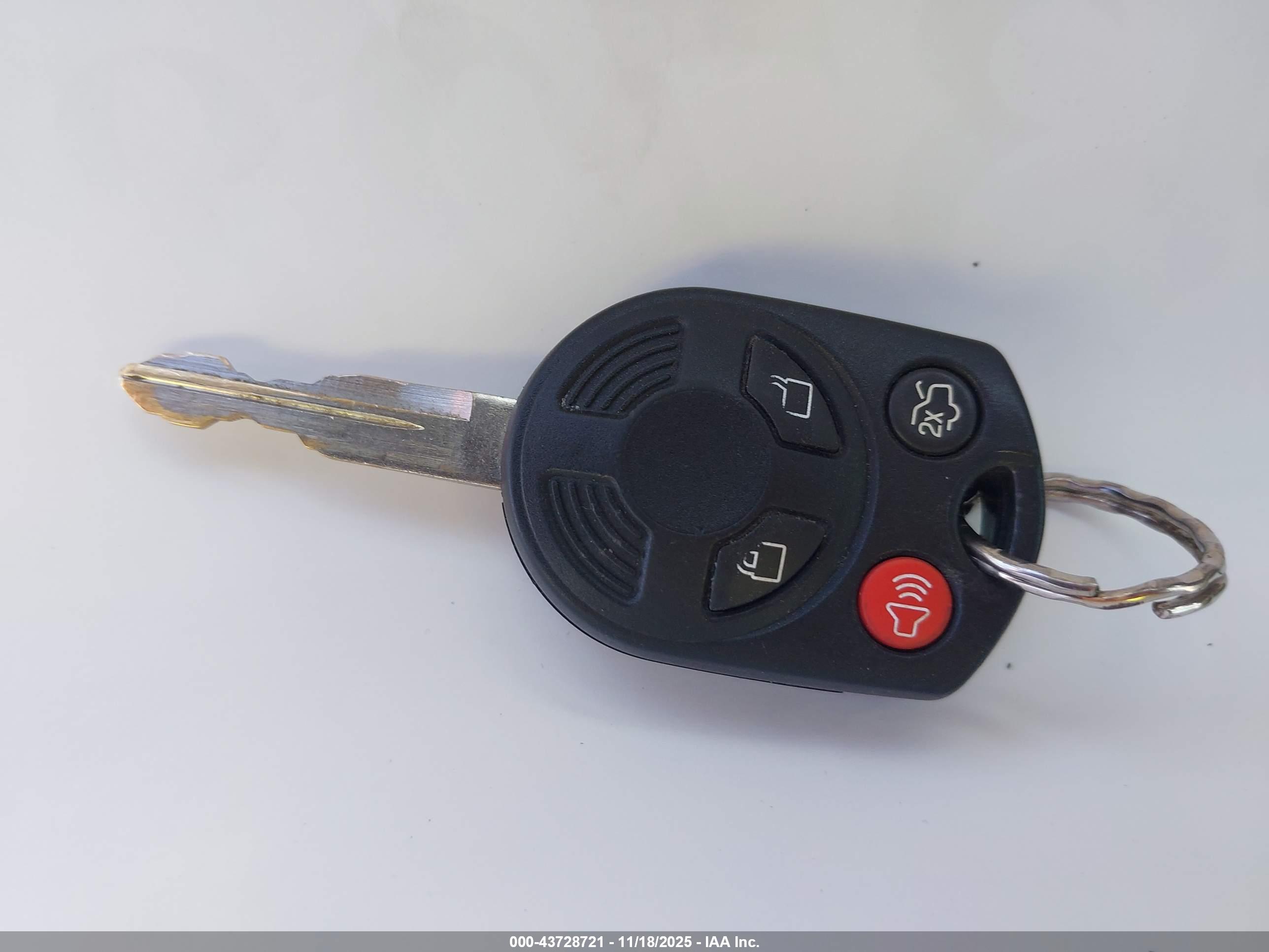 FORD FUSION image 11