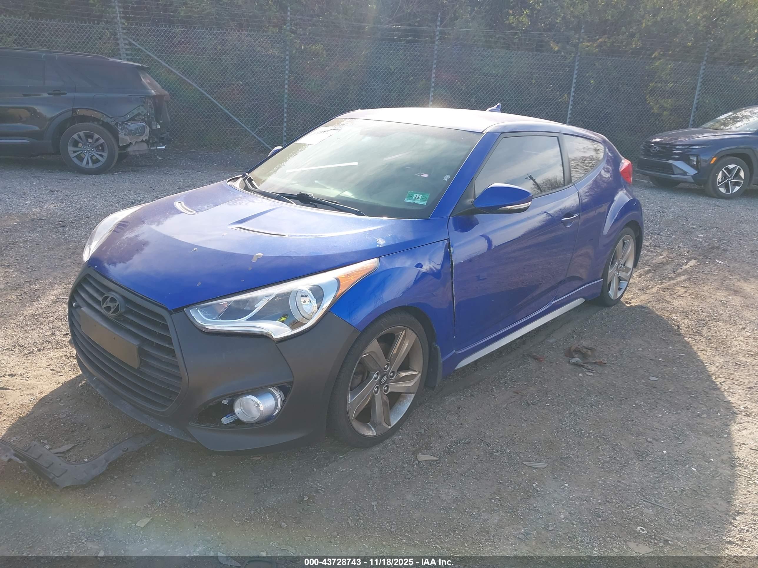 HYUNDAI VELOSTER image 2
