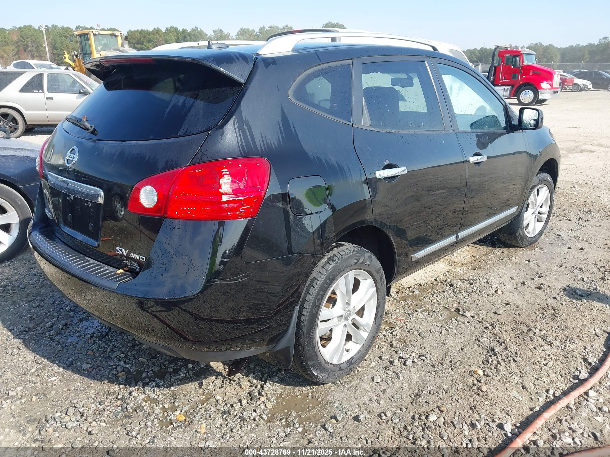 NISSAN ROGUE image 4
