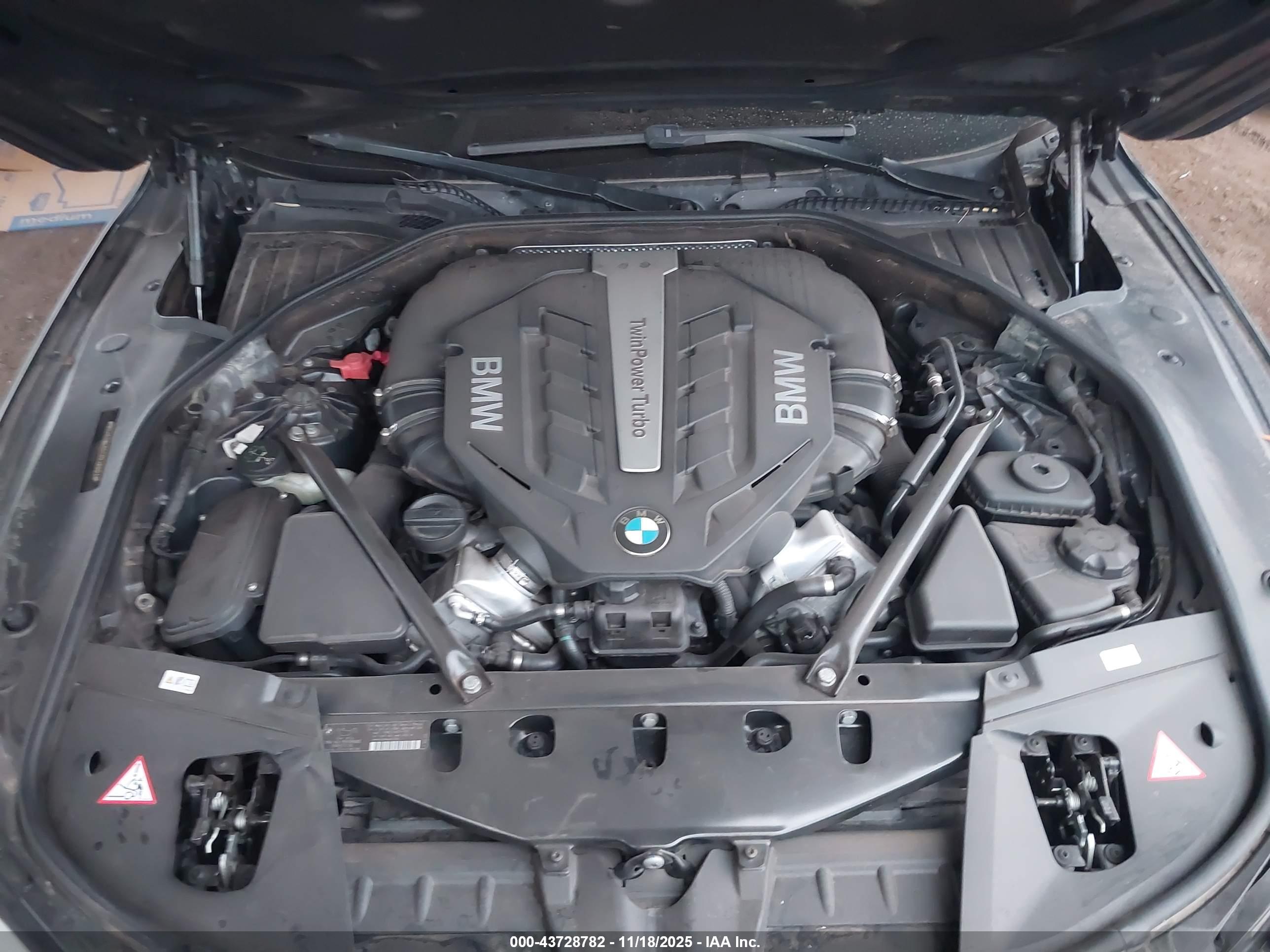 BMW 750LI image 10