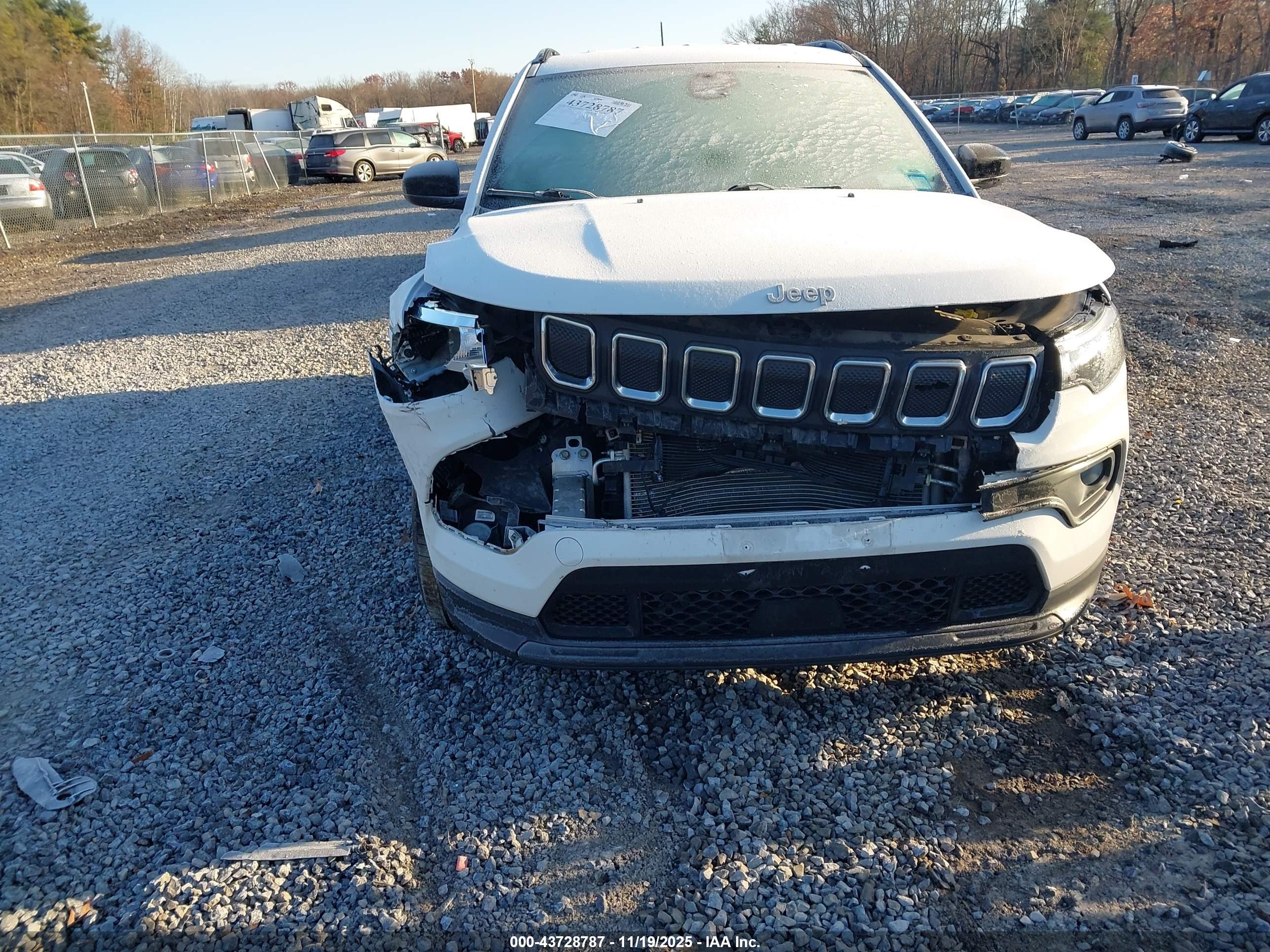 JEEP COMPASS image 6