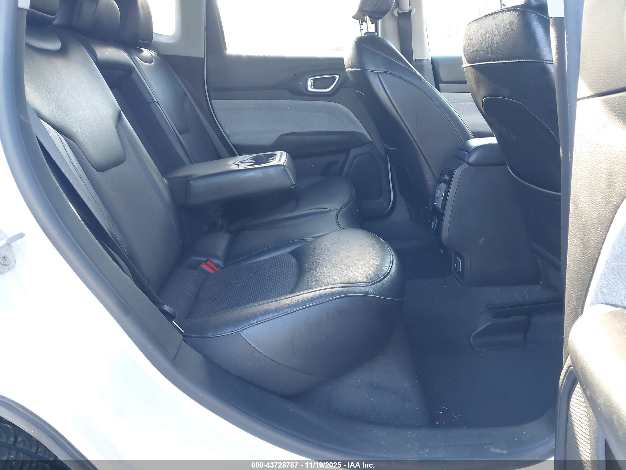 JEEP COMPASS image 8