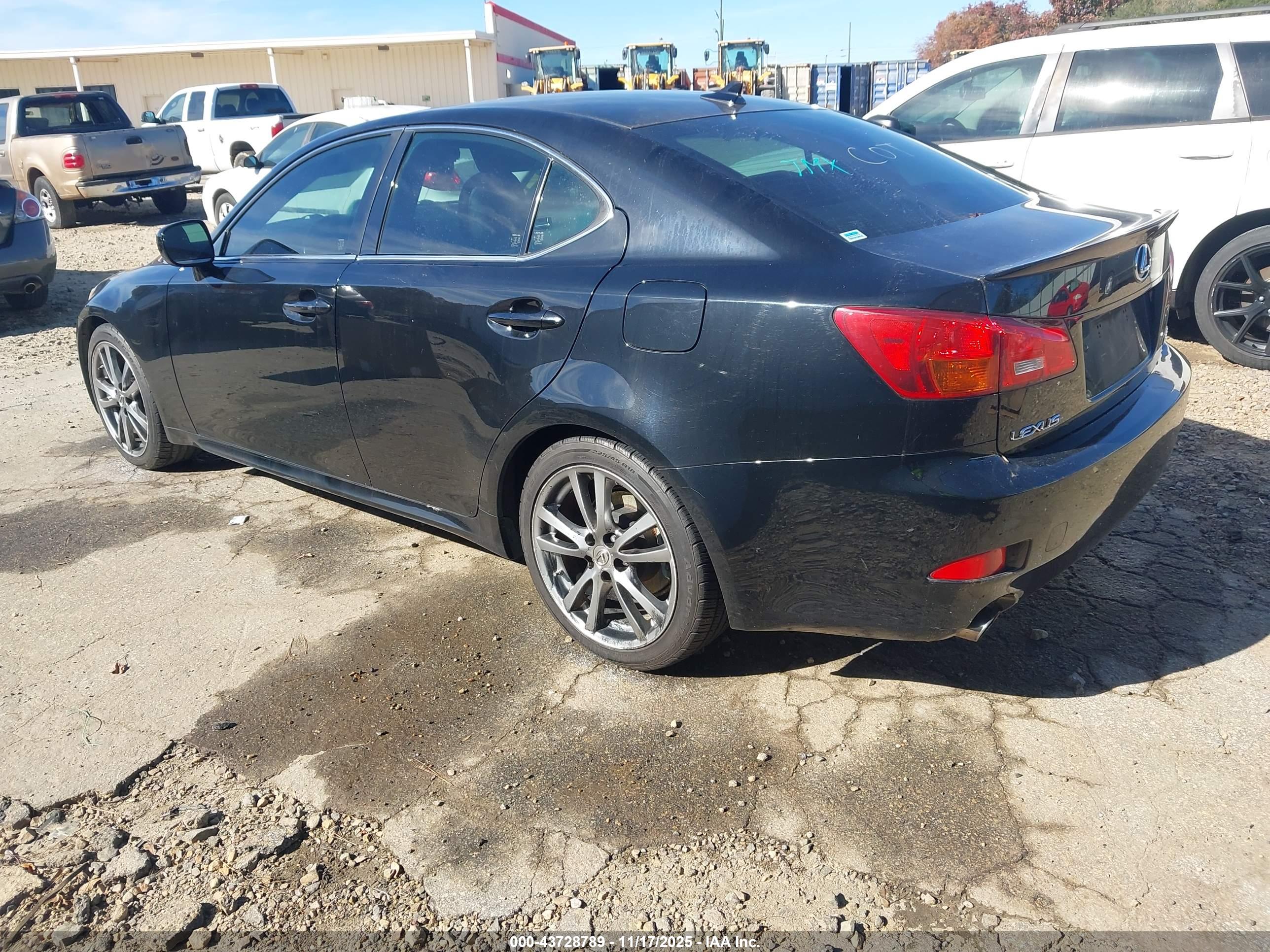 LEXUS IS image 3
