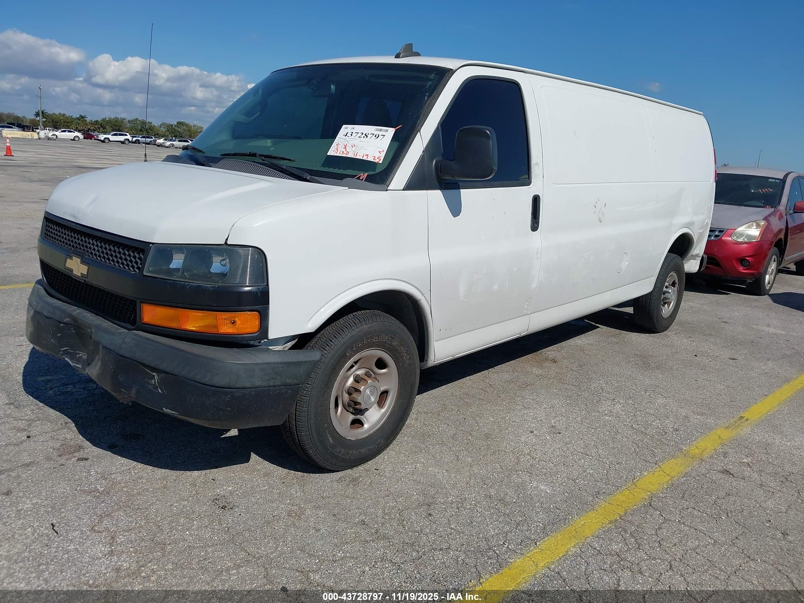 CHEVROLET EXPRESS image 2