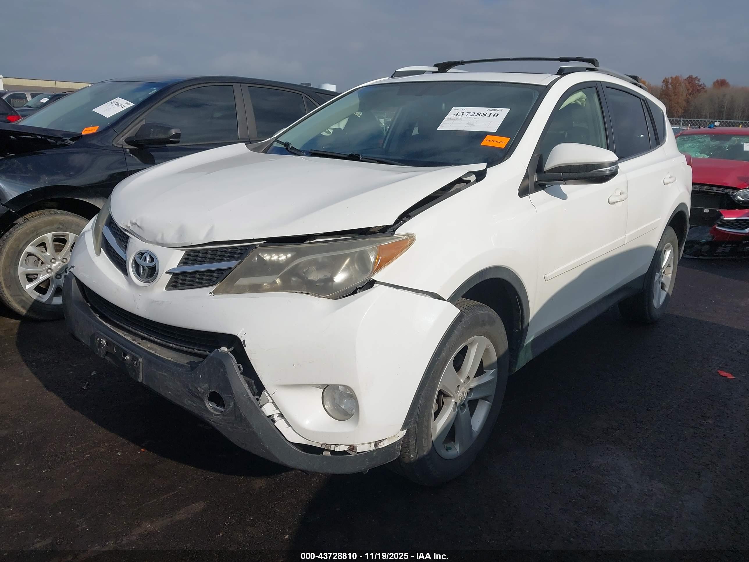 TOYOTA RAV4 image 2