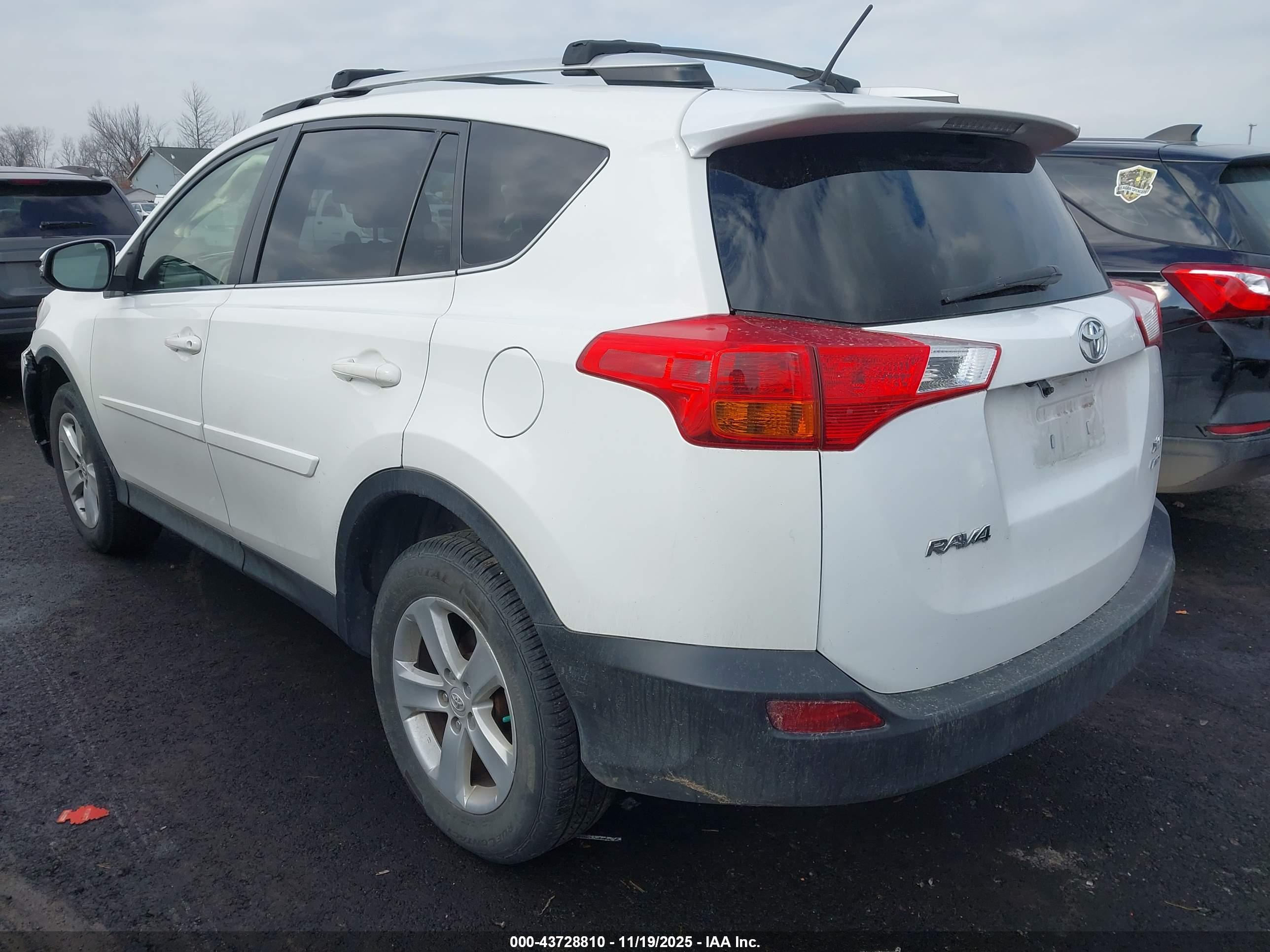 TOYOTA RAV4 image 3