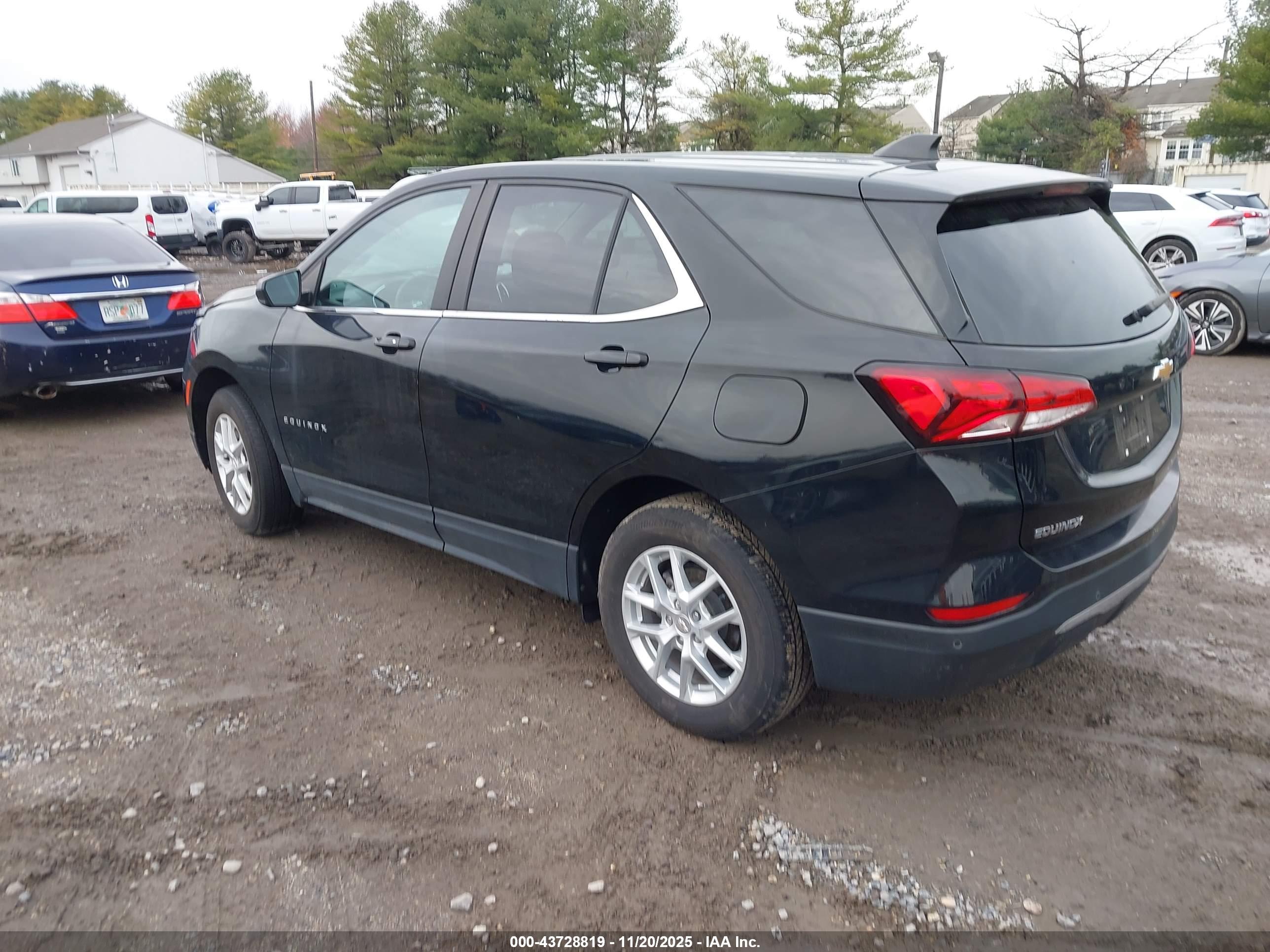CHEVROLET EQUINOX image 3