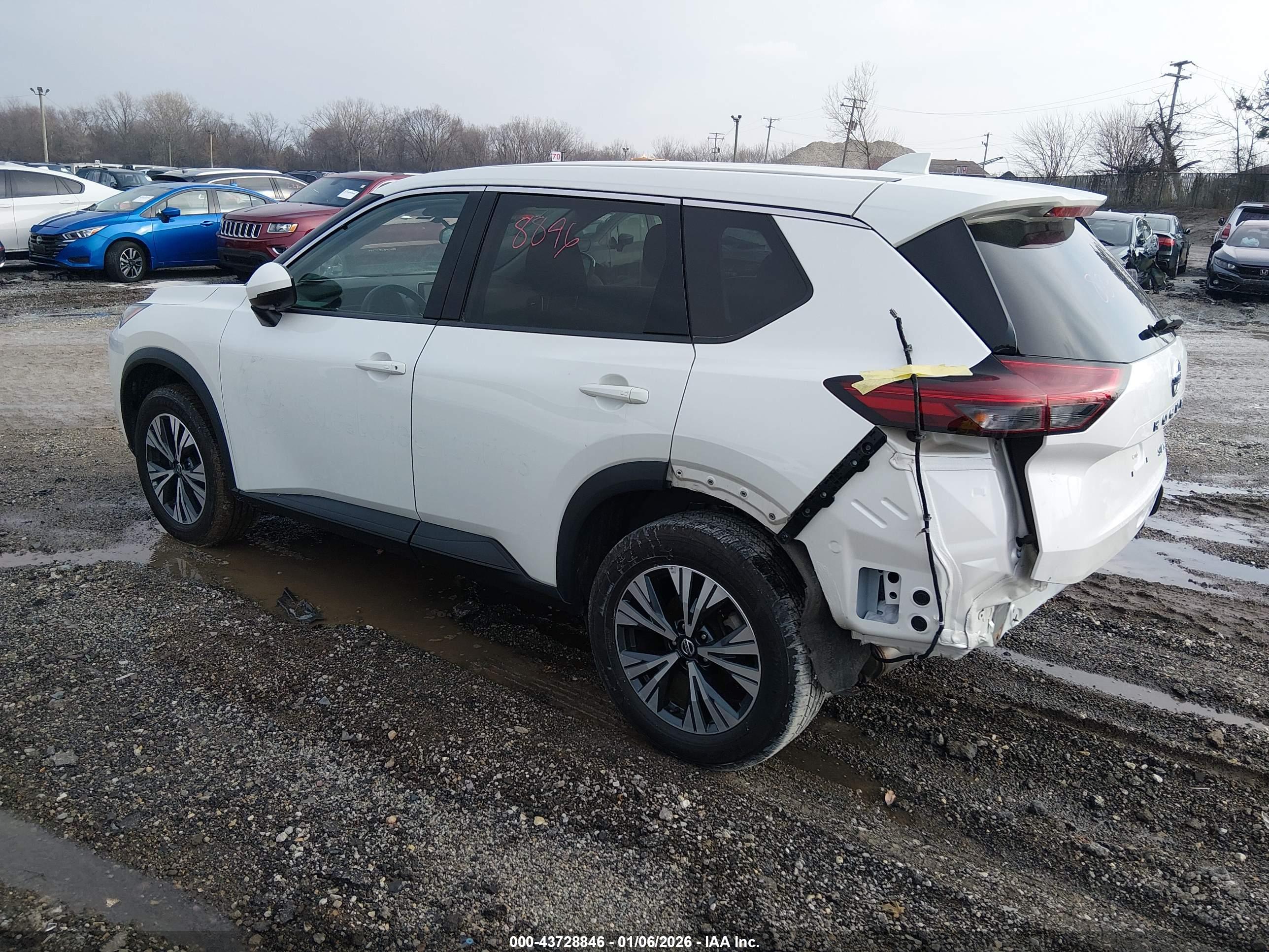 NISSAN ROGUE image 3