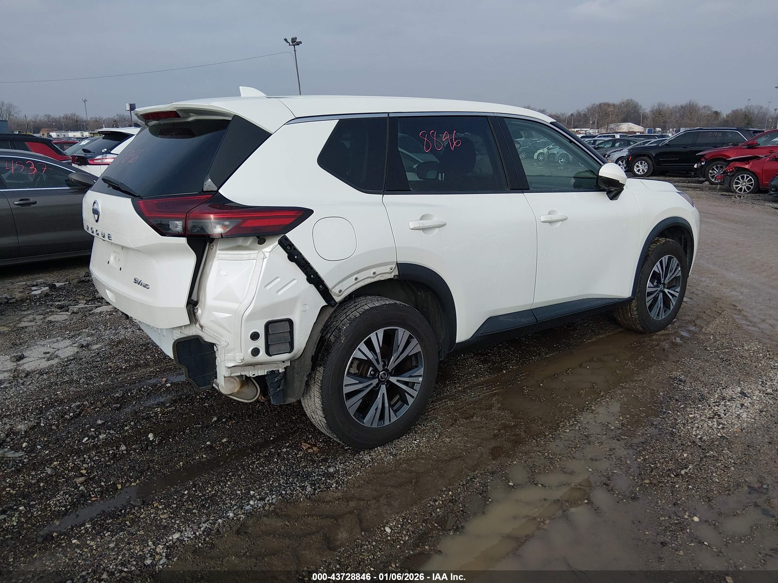 NISSAN ROGUE image 4