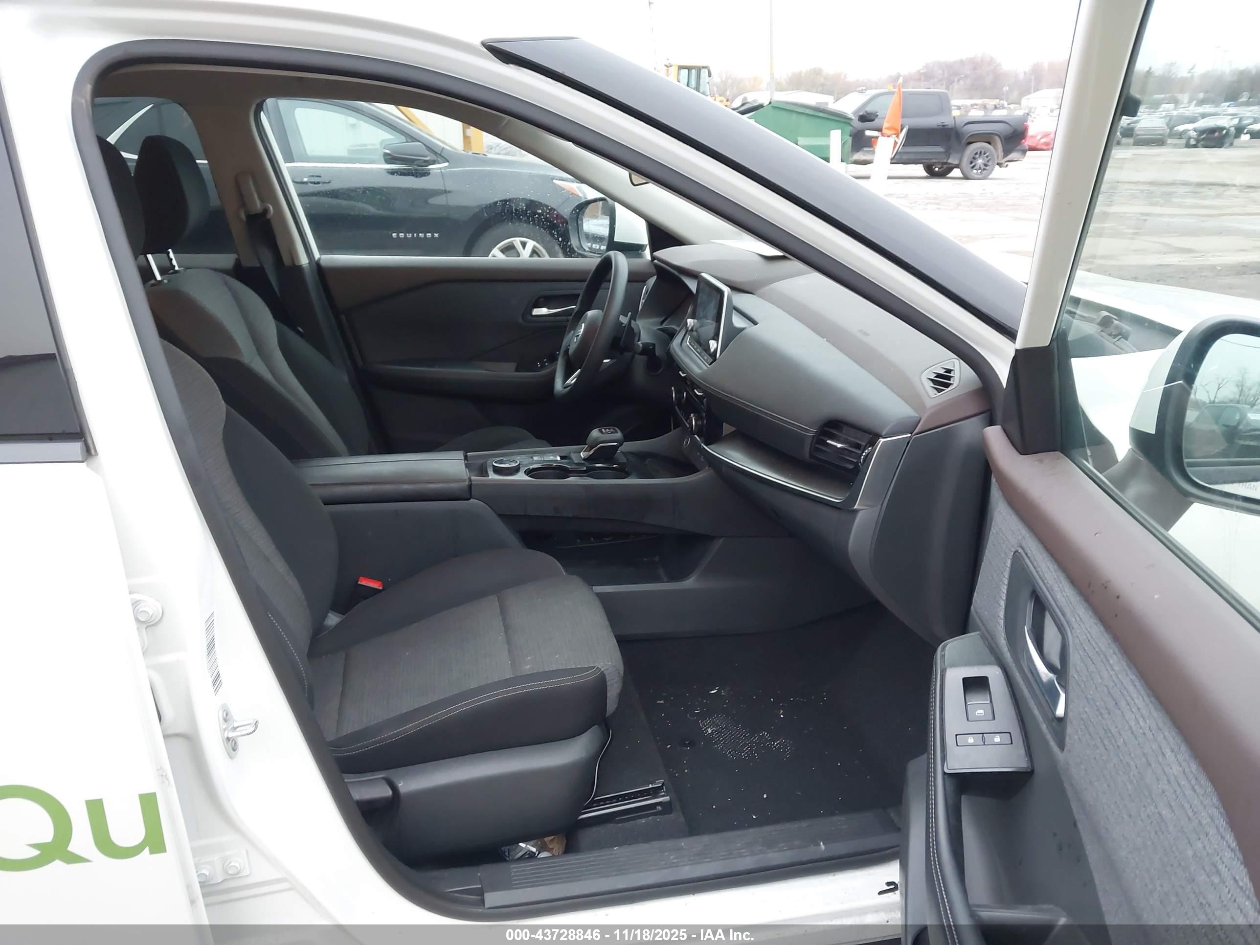 NISSAN ROGUE image 5