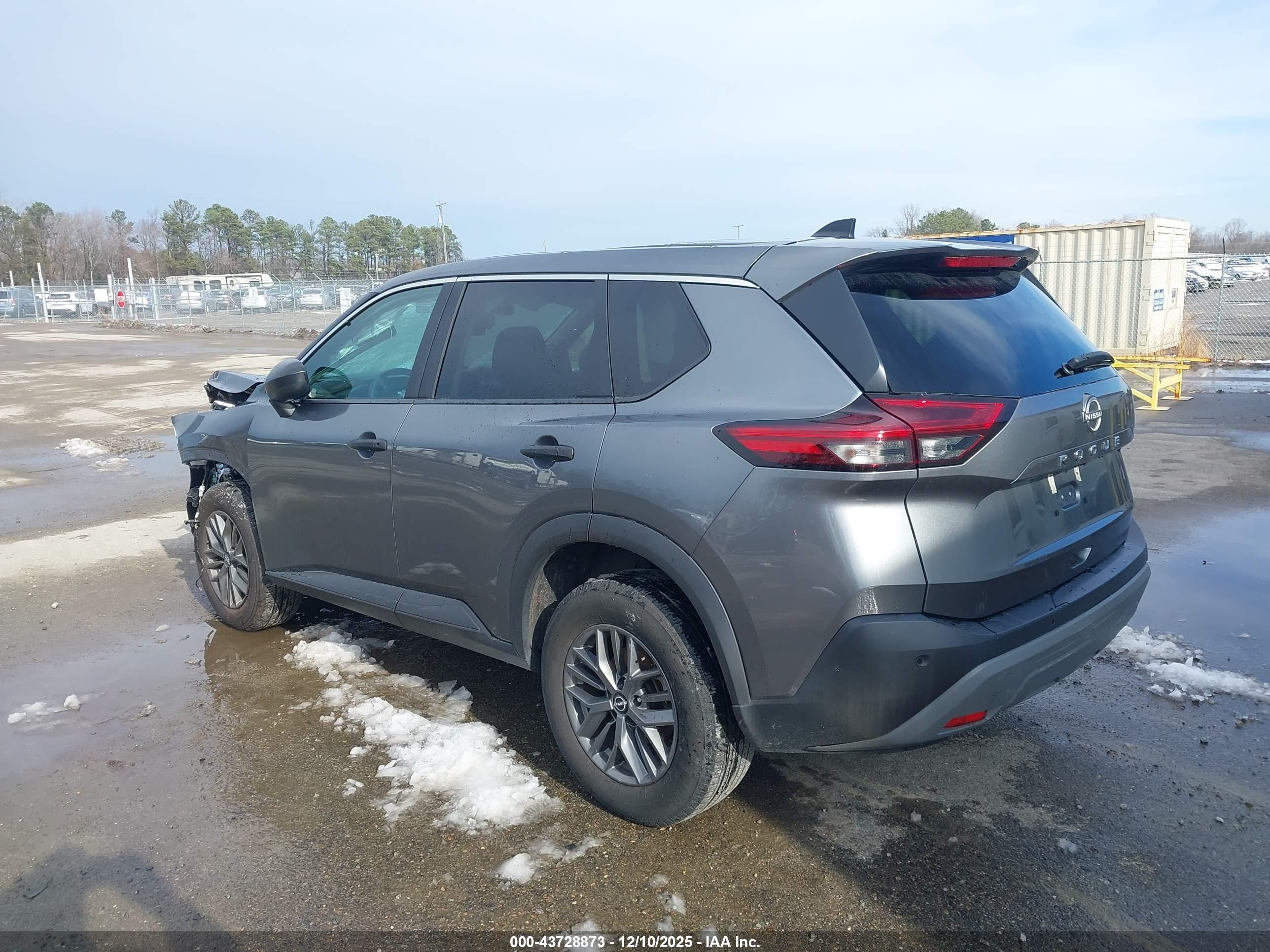 NISSAN ROGUE image 3