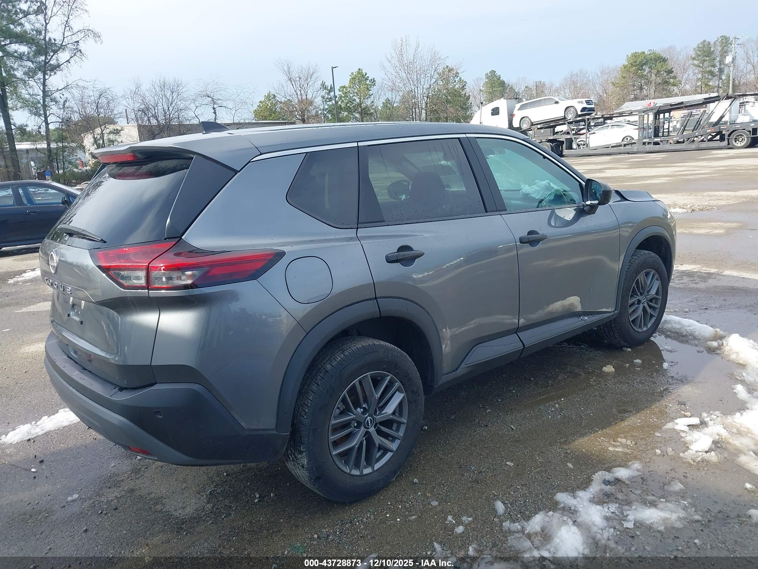 NISSAN ROGUE image 4