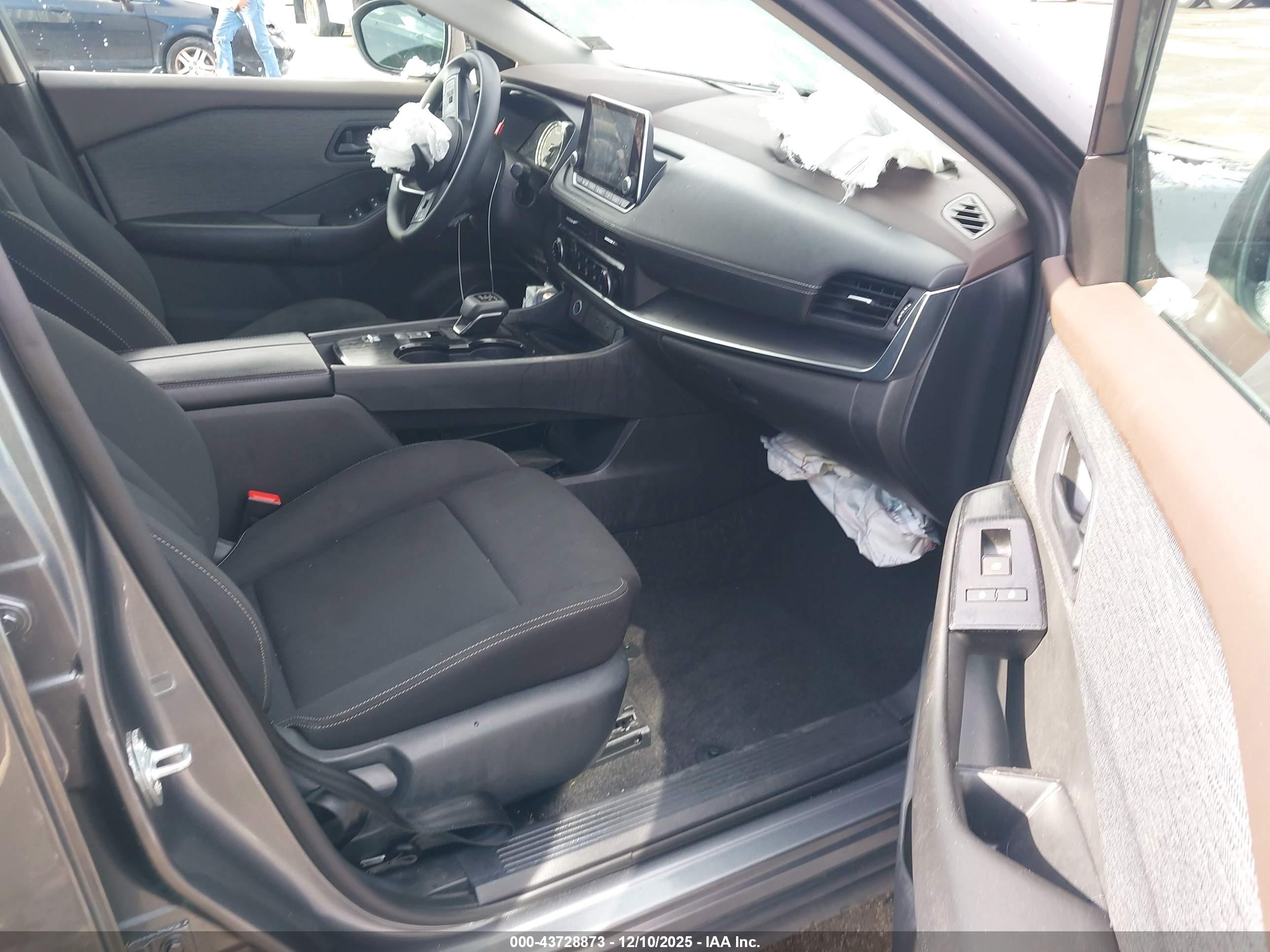 NISSAN ROGUE image 5