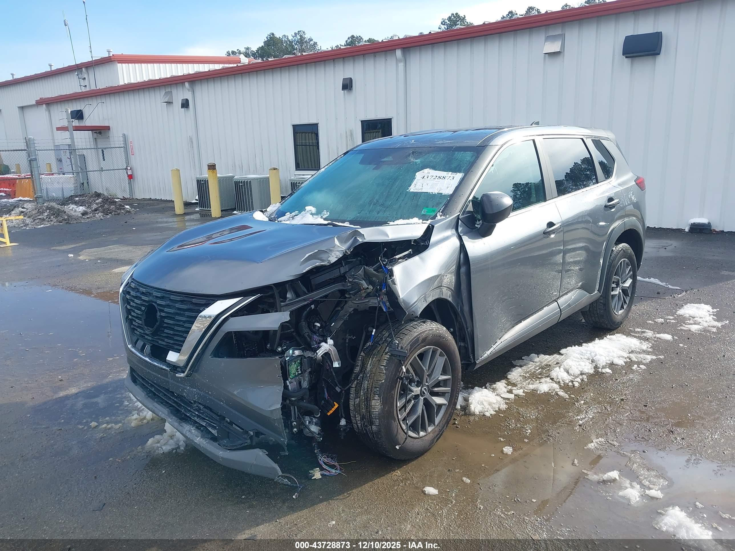 NISSAN ROGUE image 6