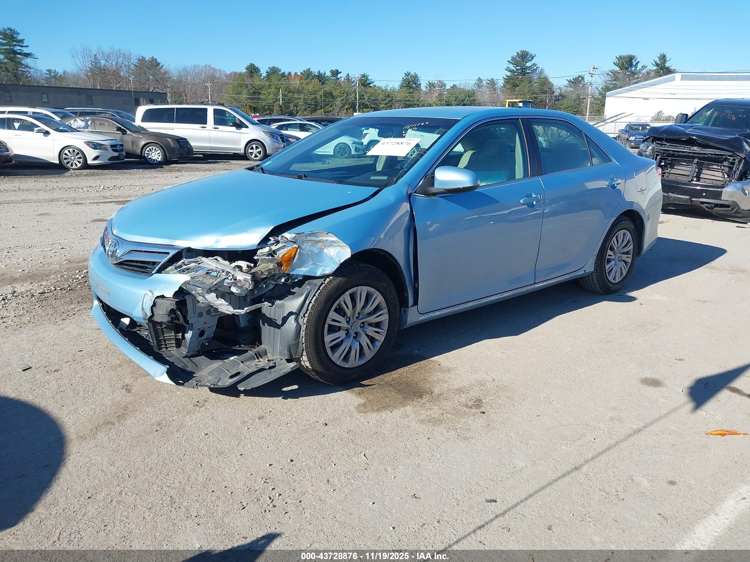 TOYOTA CAMRY image 2